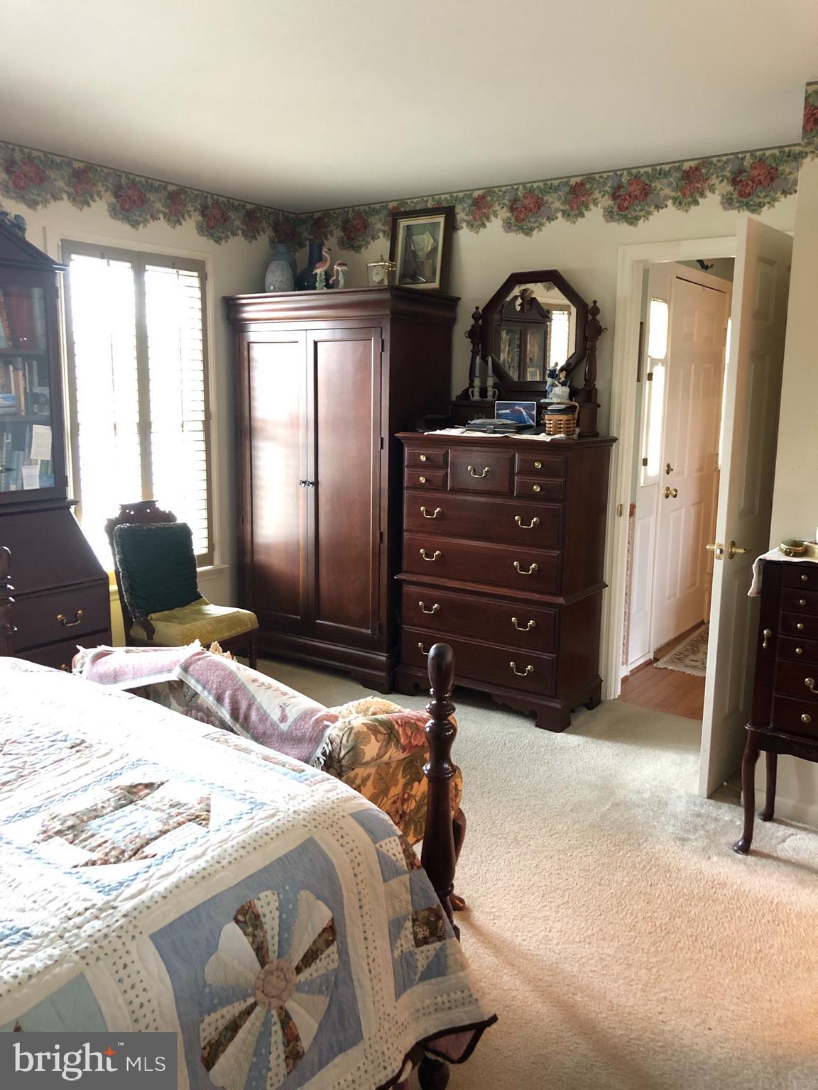 MANOR OAKS - Residential