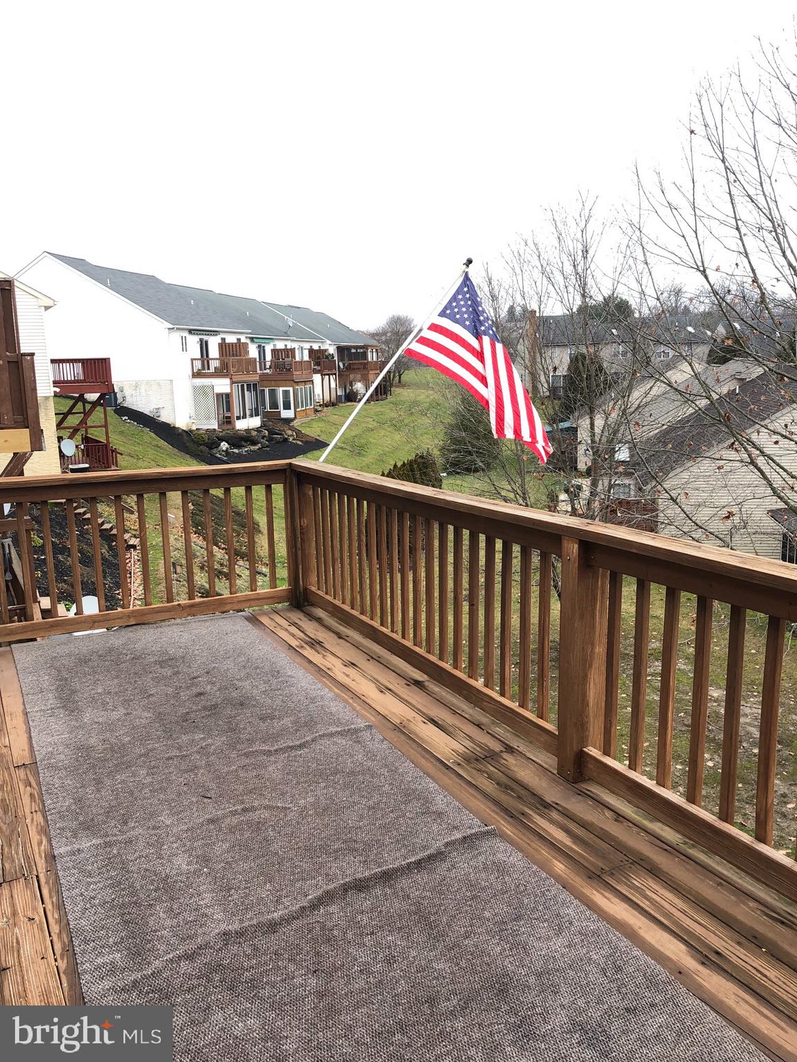 MANOR OAKS - Residential