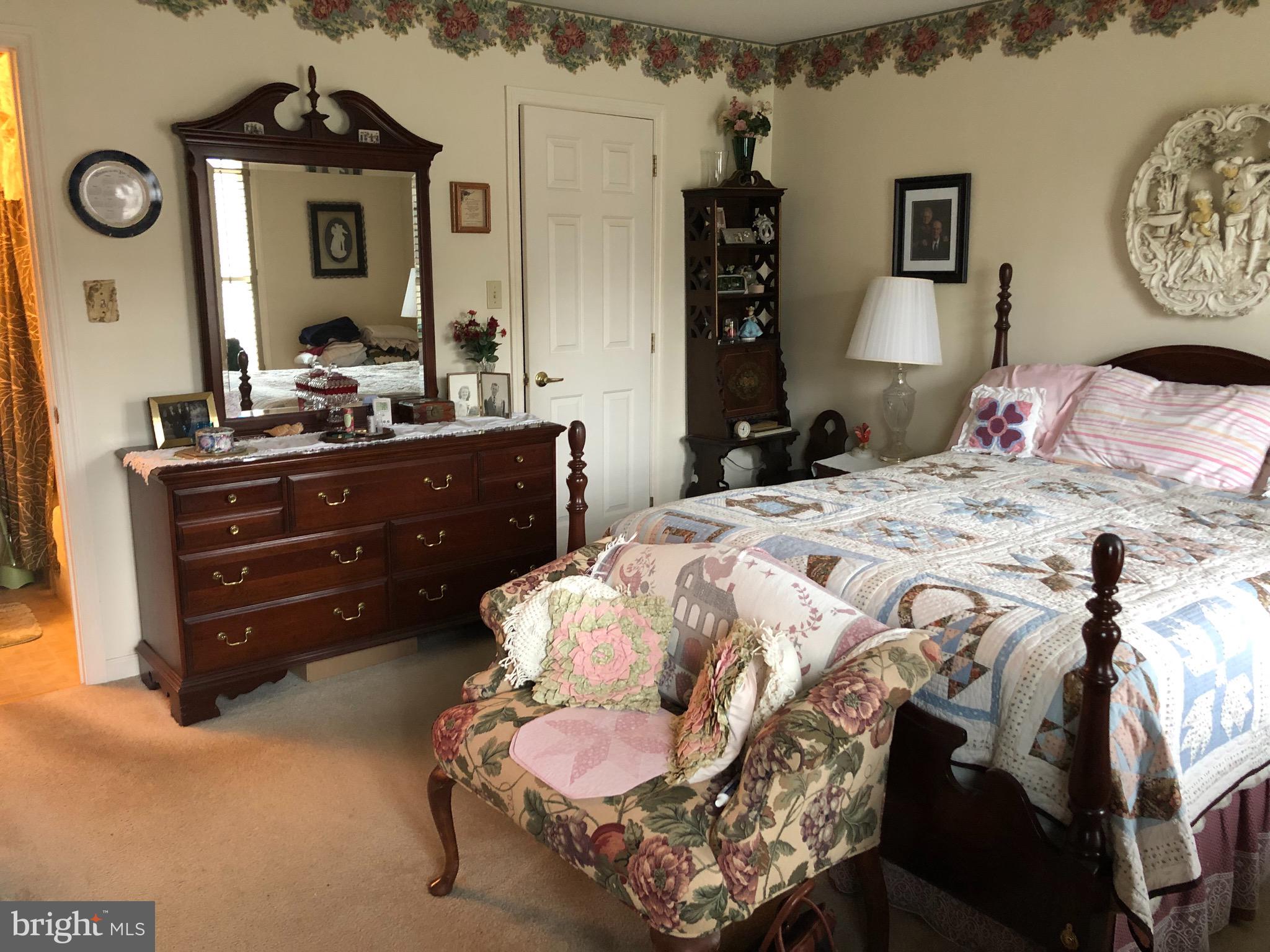 MANOR OAKS - Residential