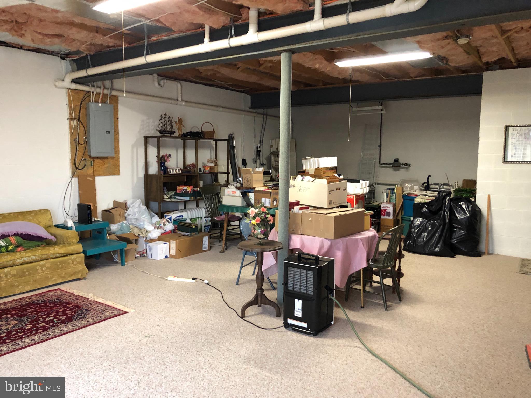 MANOR OAKS - Residential