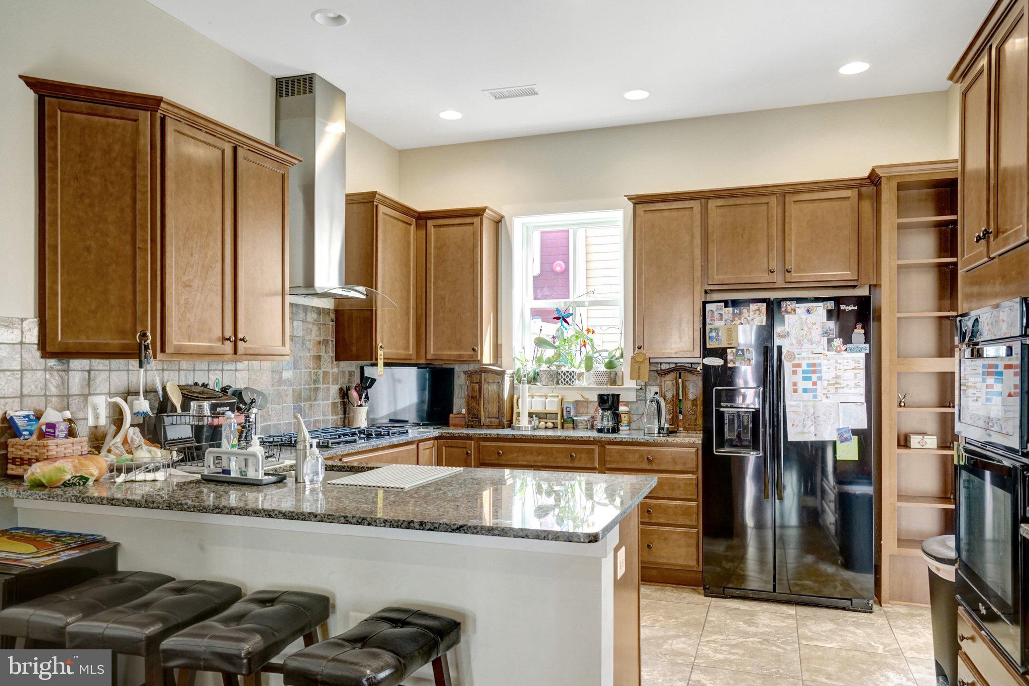 713 E CUSTIS AVENUE