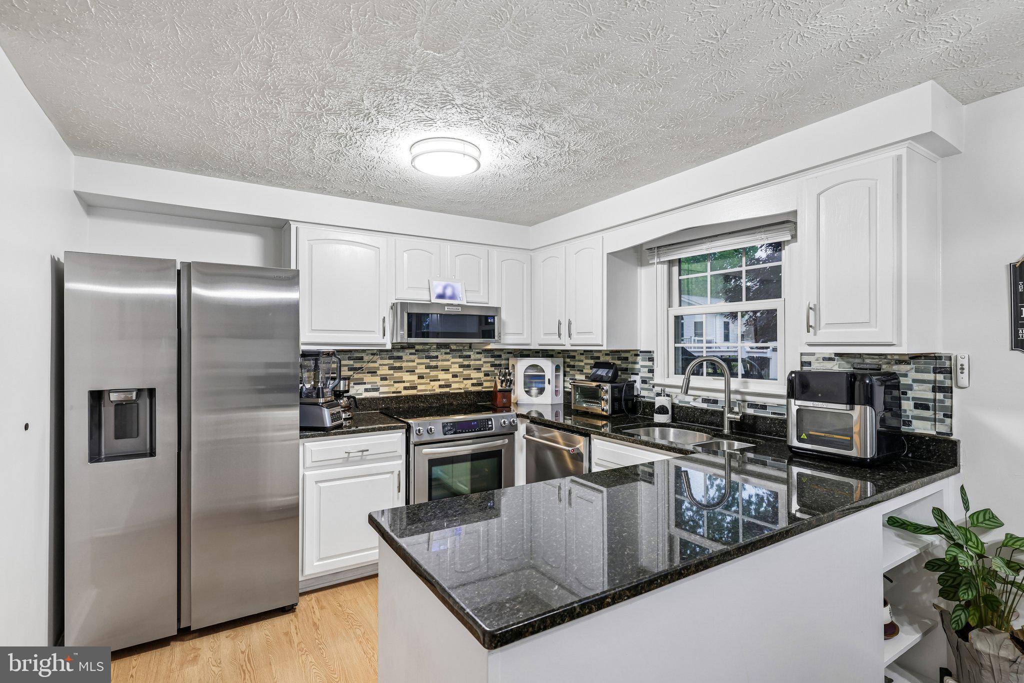 MAYFIELD MANOR - Residential