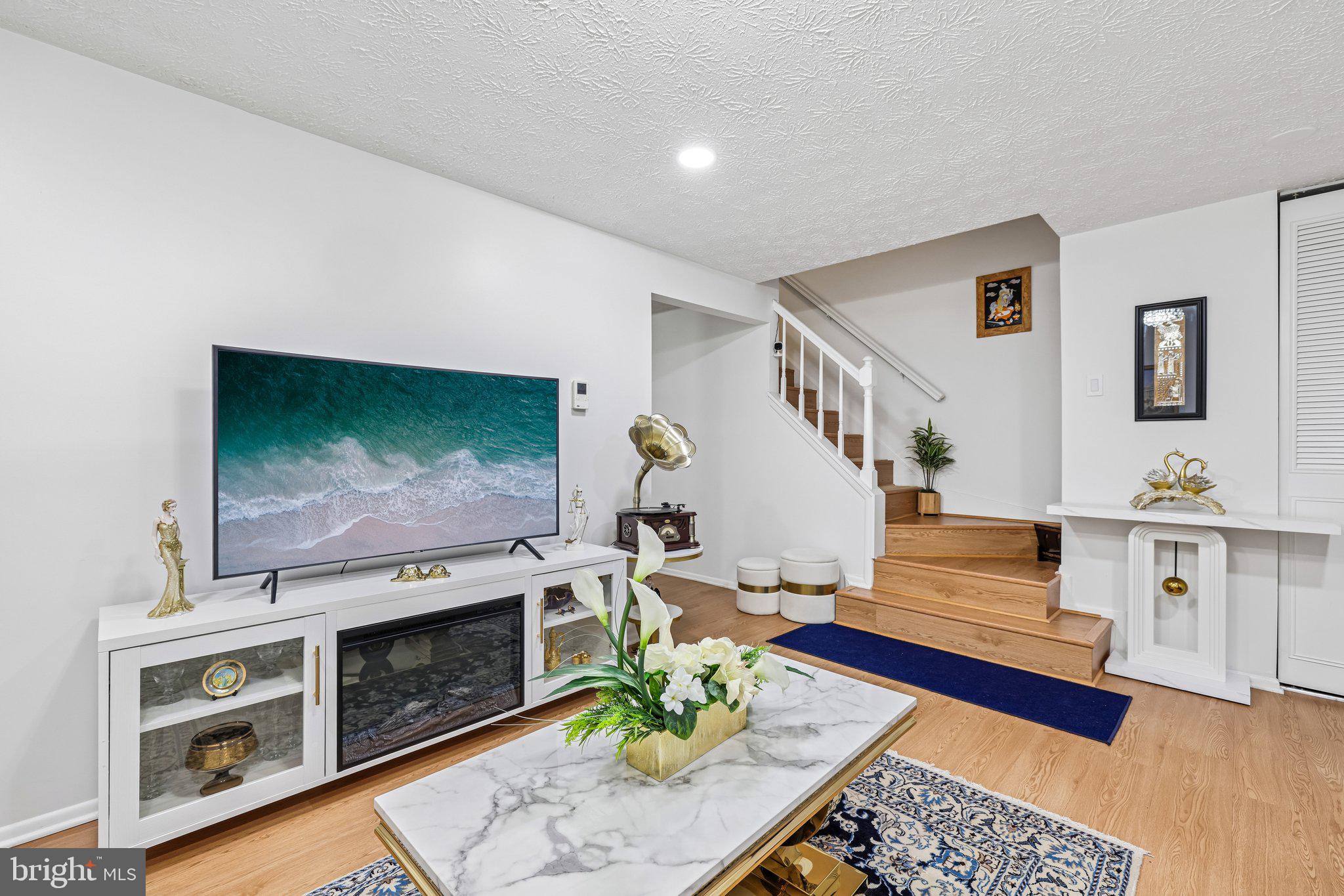 MAYFIELD MANOR - Residential