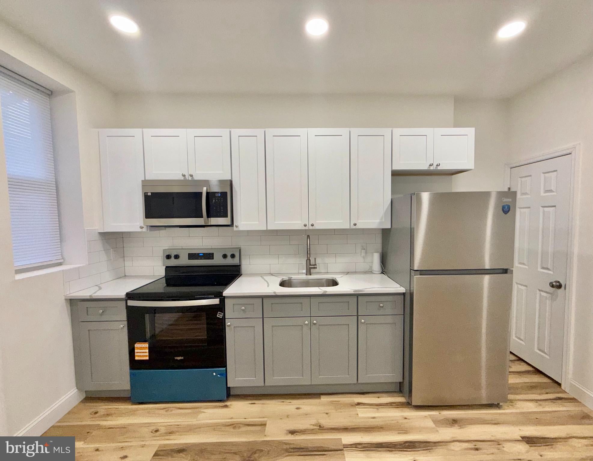 6067 REGENT STREET