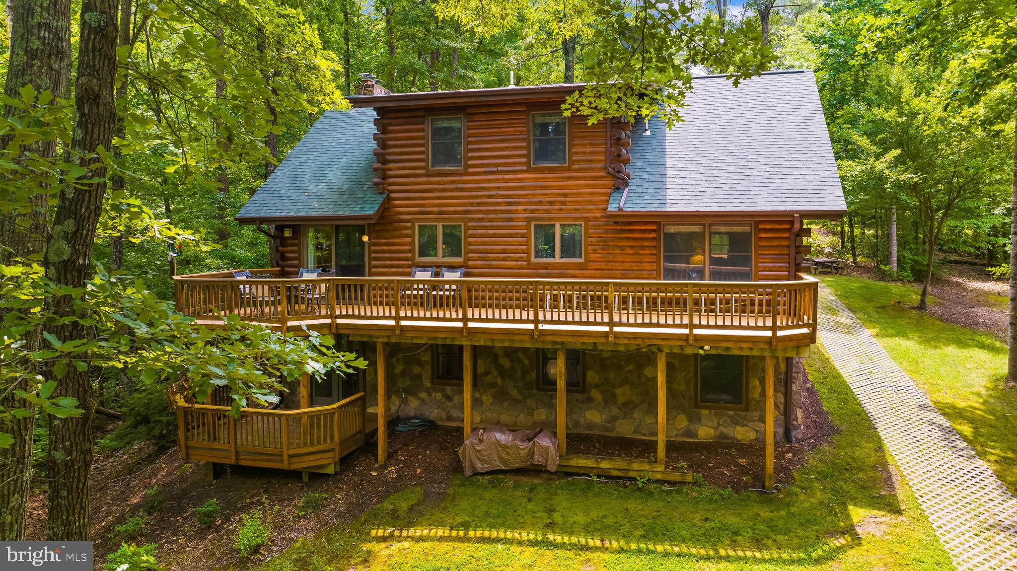 ROLLING WOODS - Residential