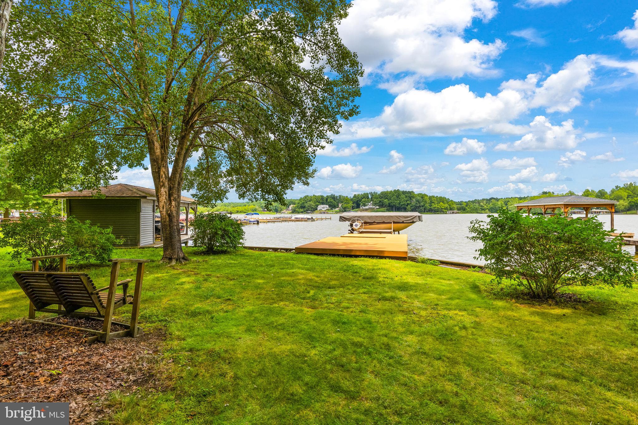 ROLLING WOODS - Residential