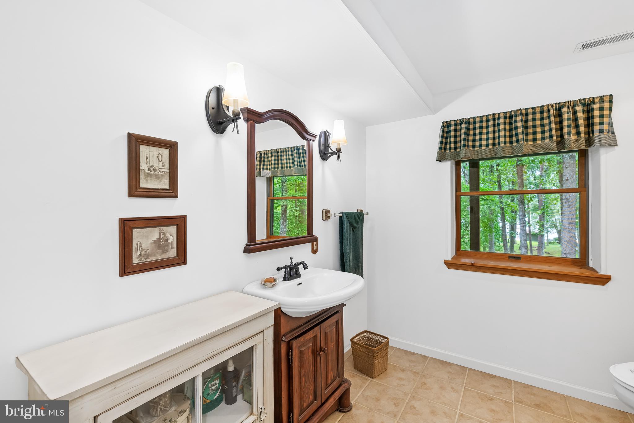 ROLLING WOODS - Residential