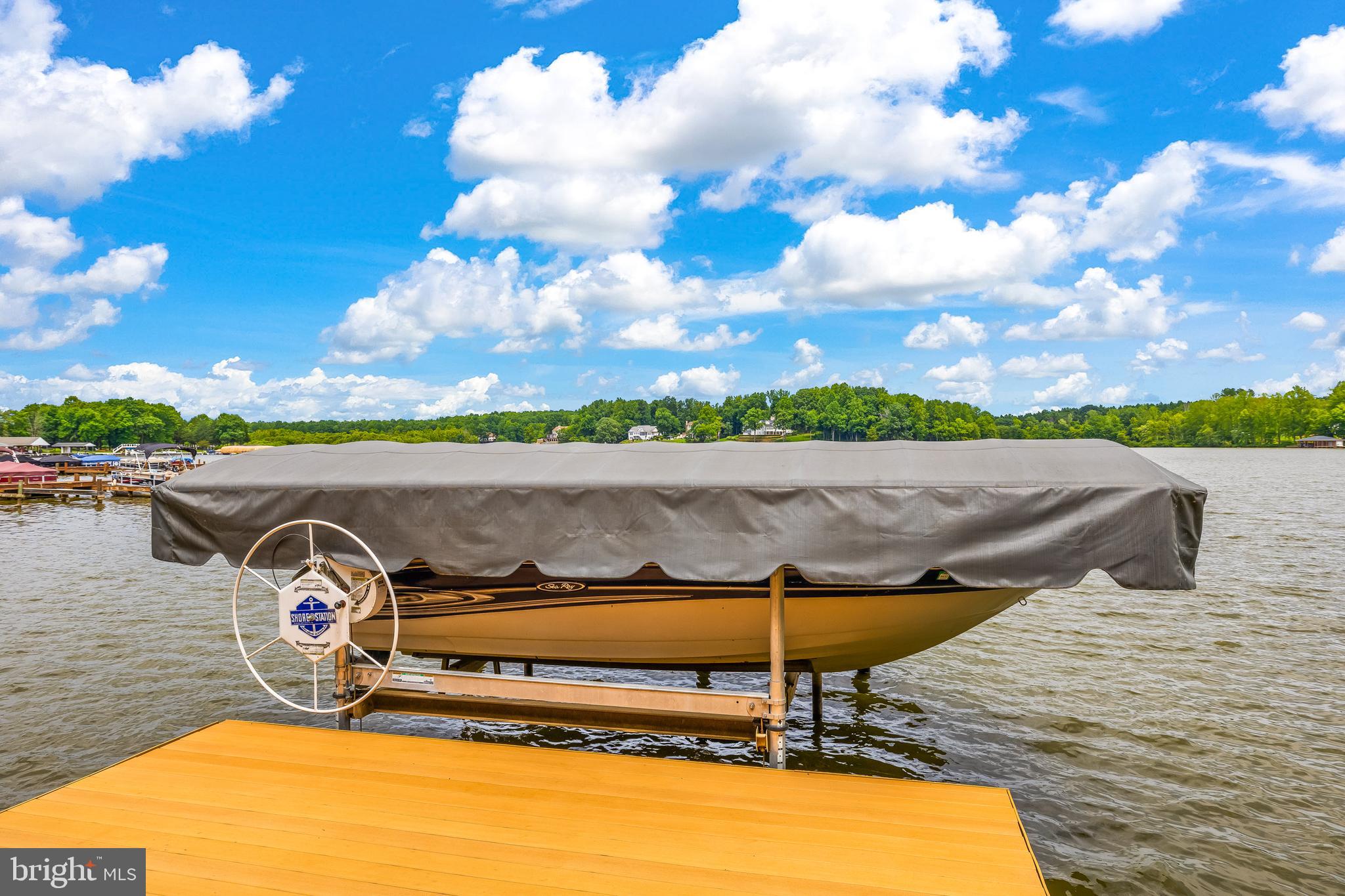 ROLLING WOODS - Residential