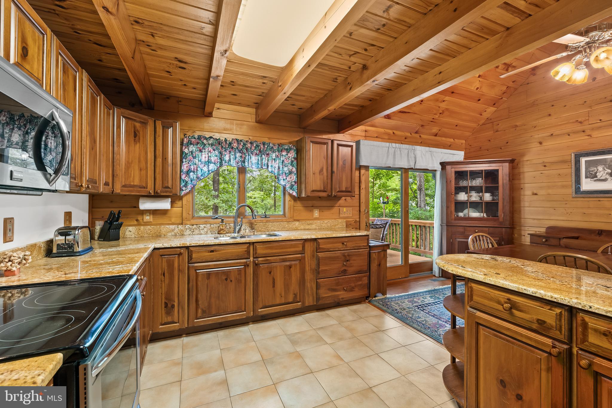 ROLLING WOODS - Residential