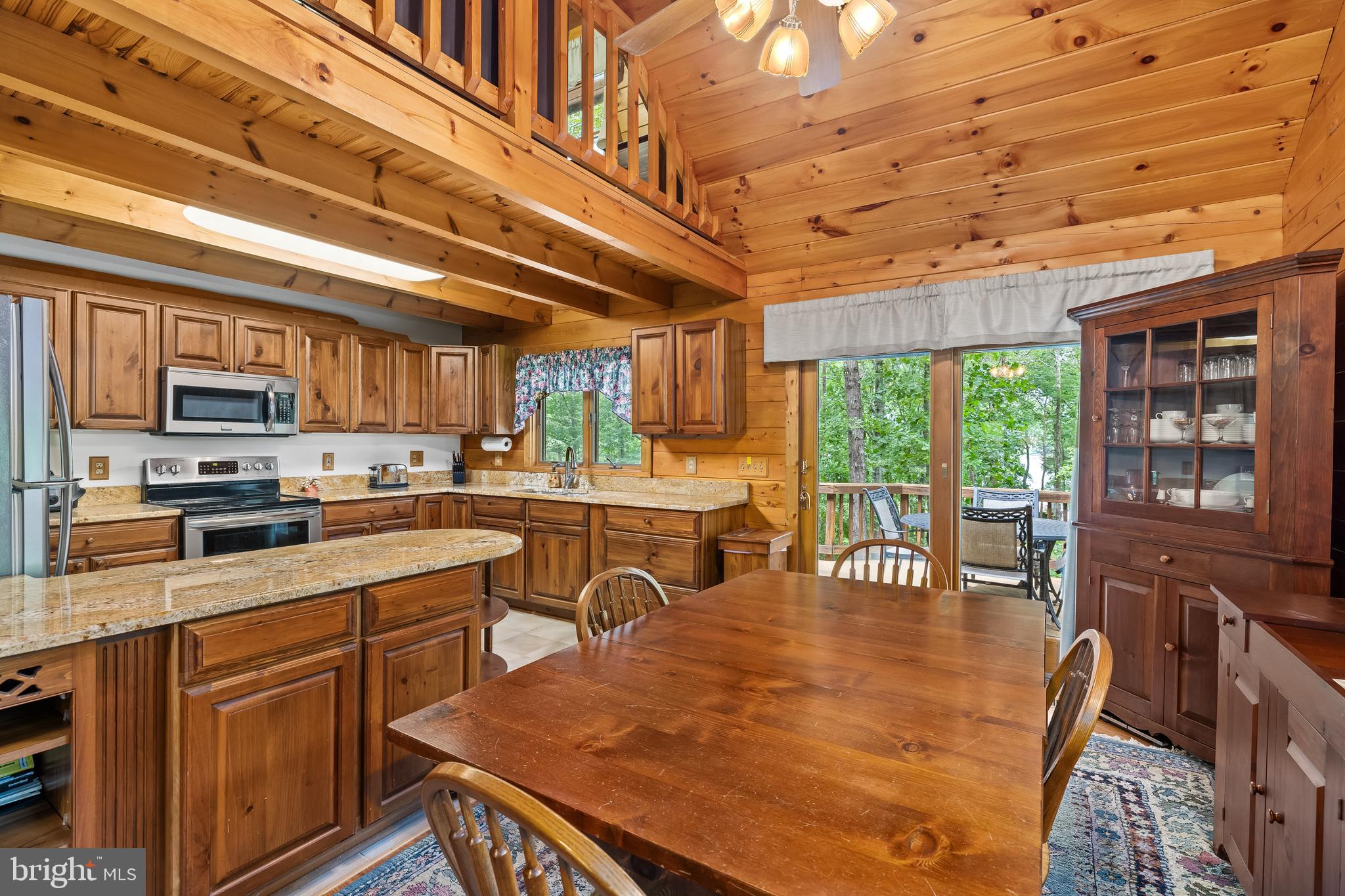 ROLLING WOODS - Residential