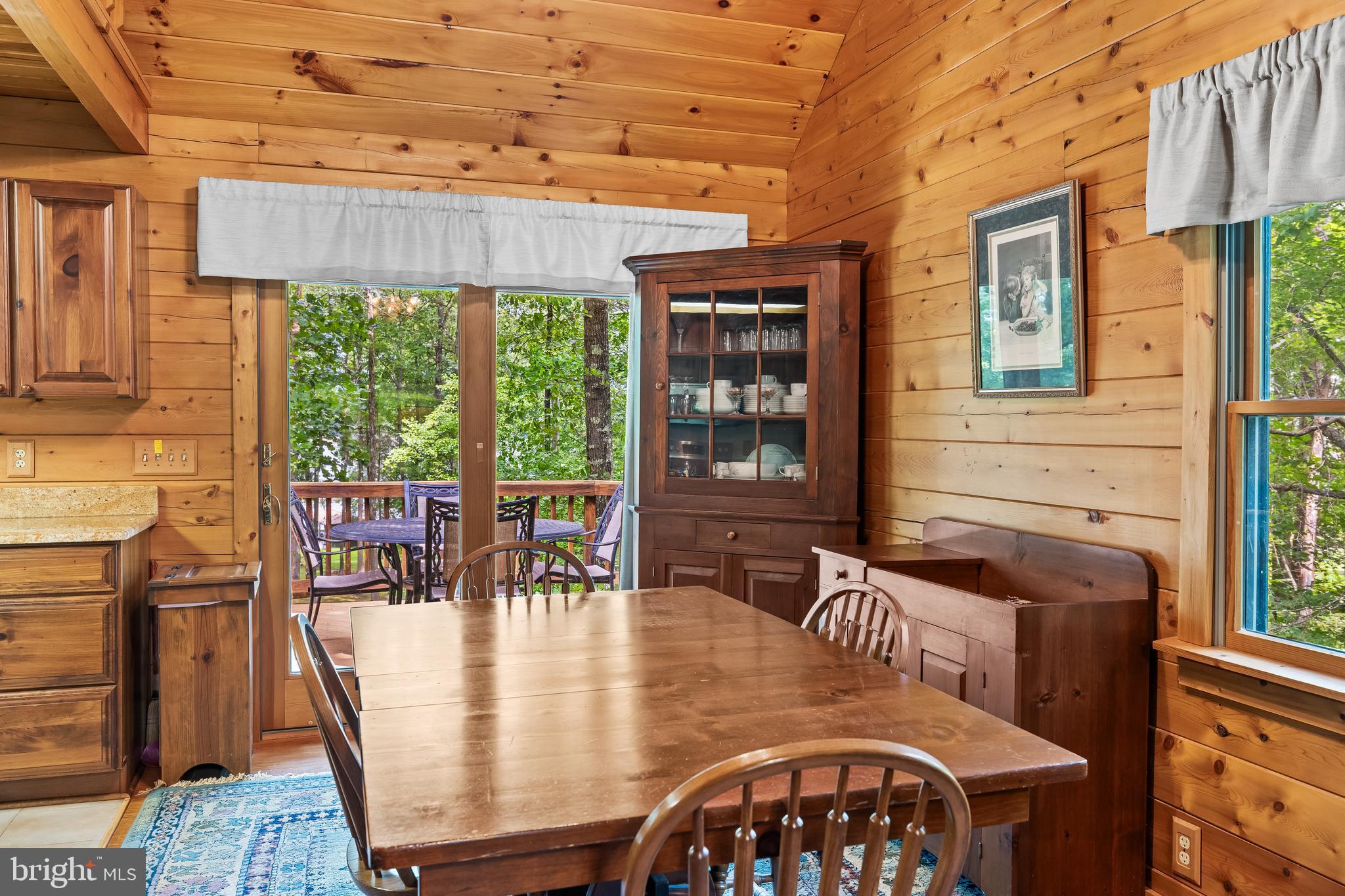 ROLLING WOODS - Residential