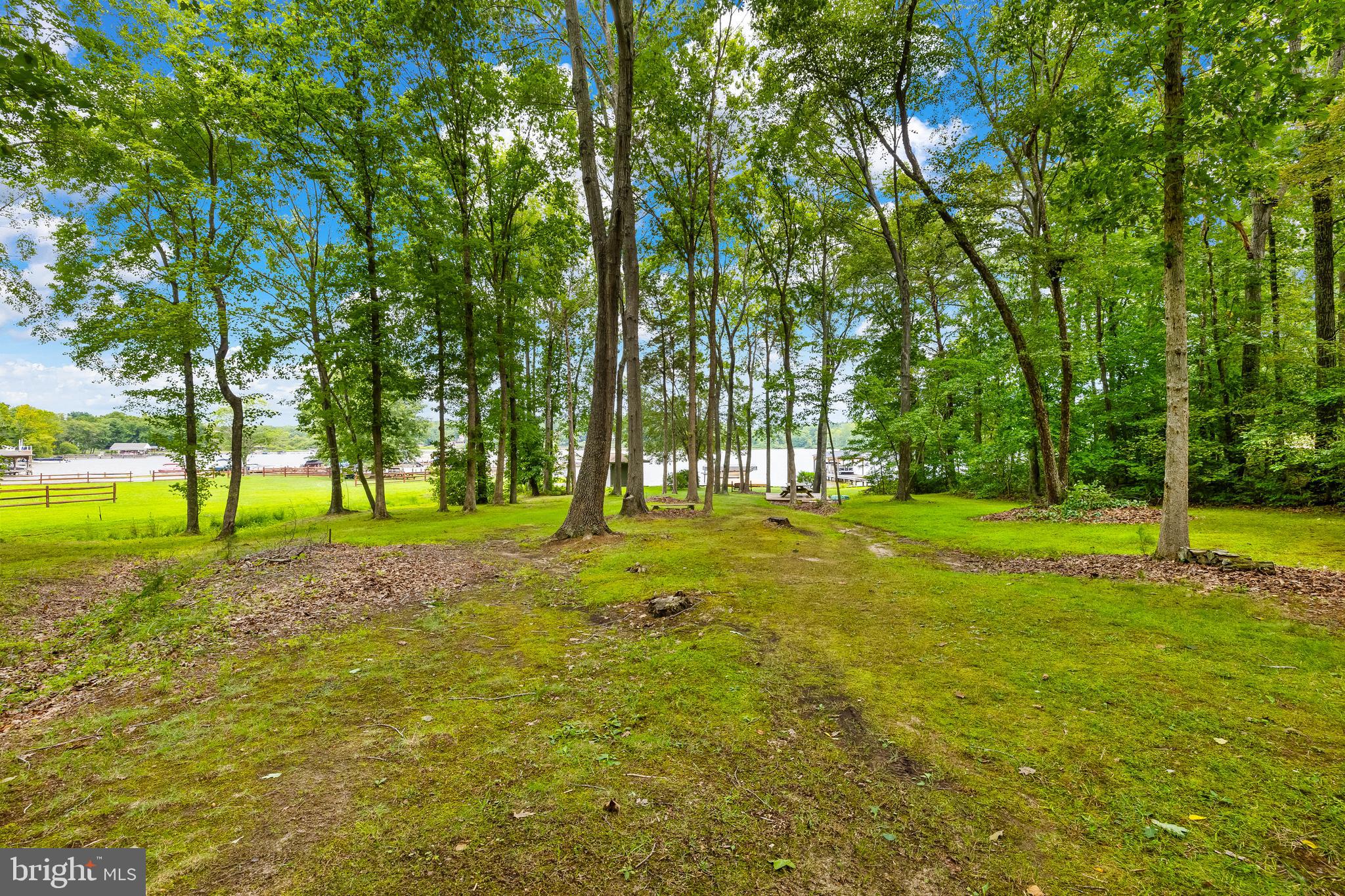 ROLLING WOODS - Residential