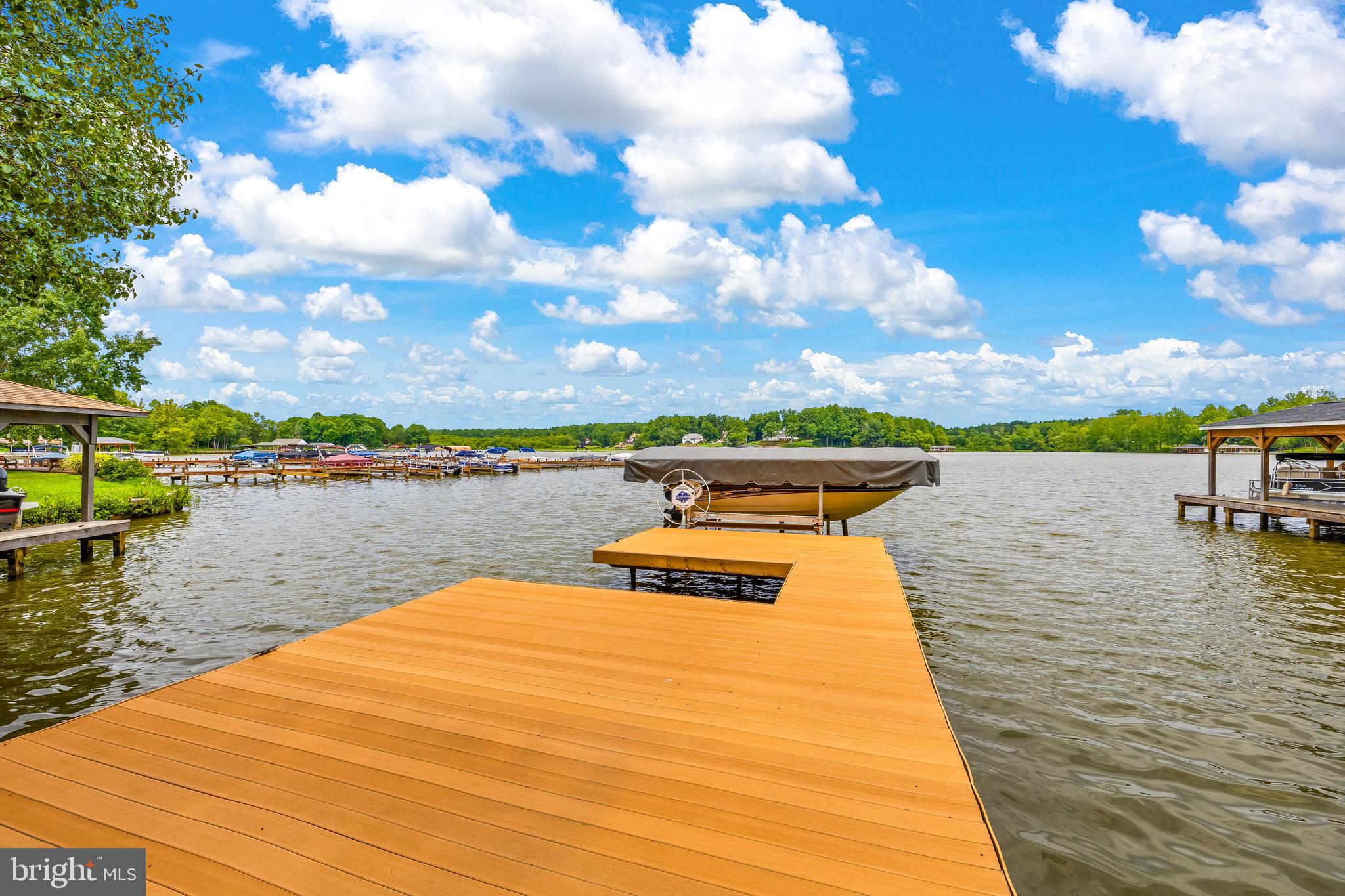 ROLLING WOODS - Residential