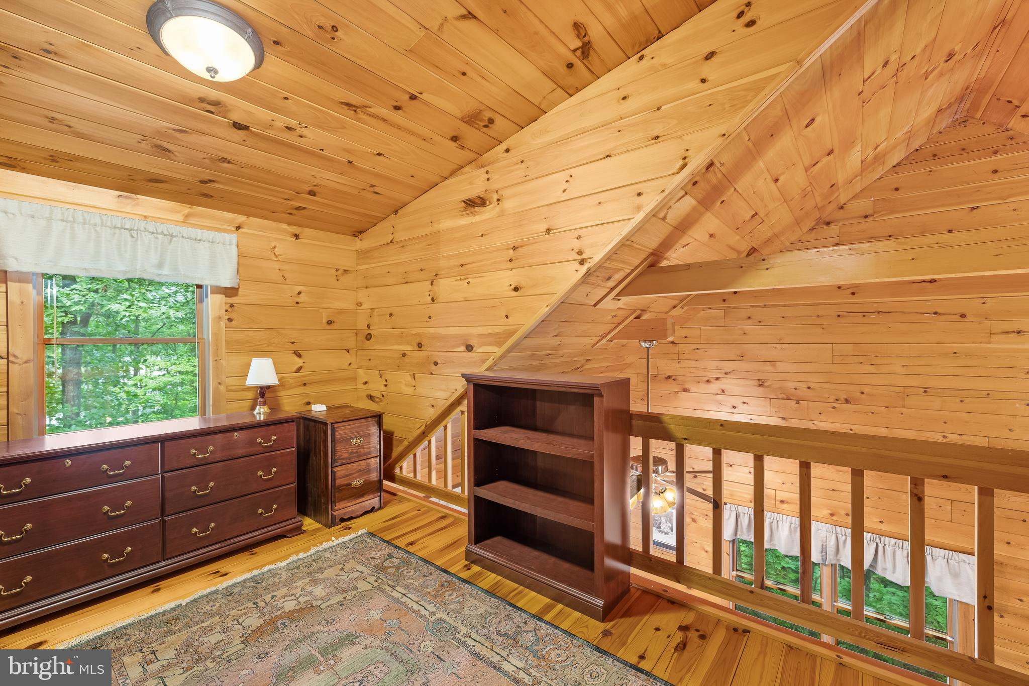 ROLLING WOODS - Residential