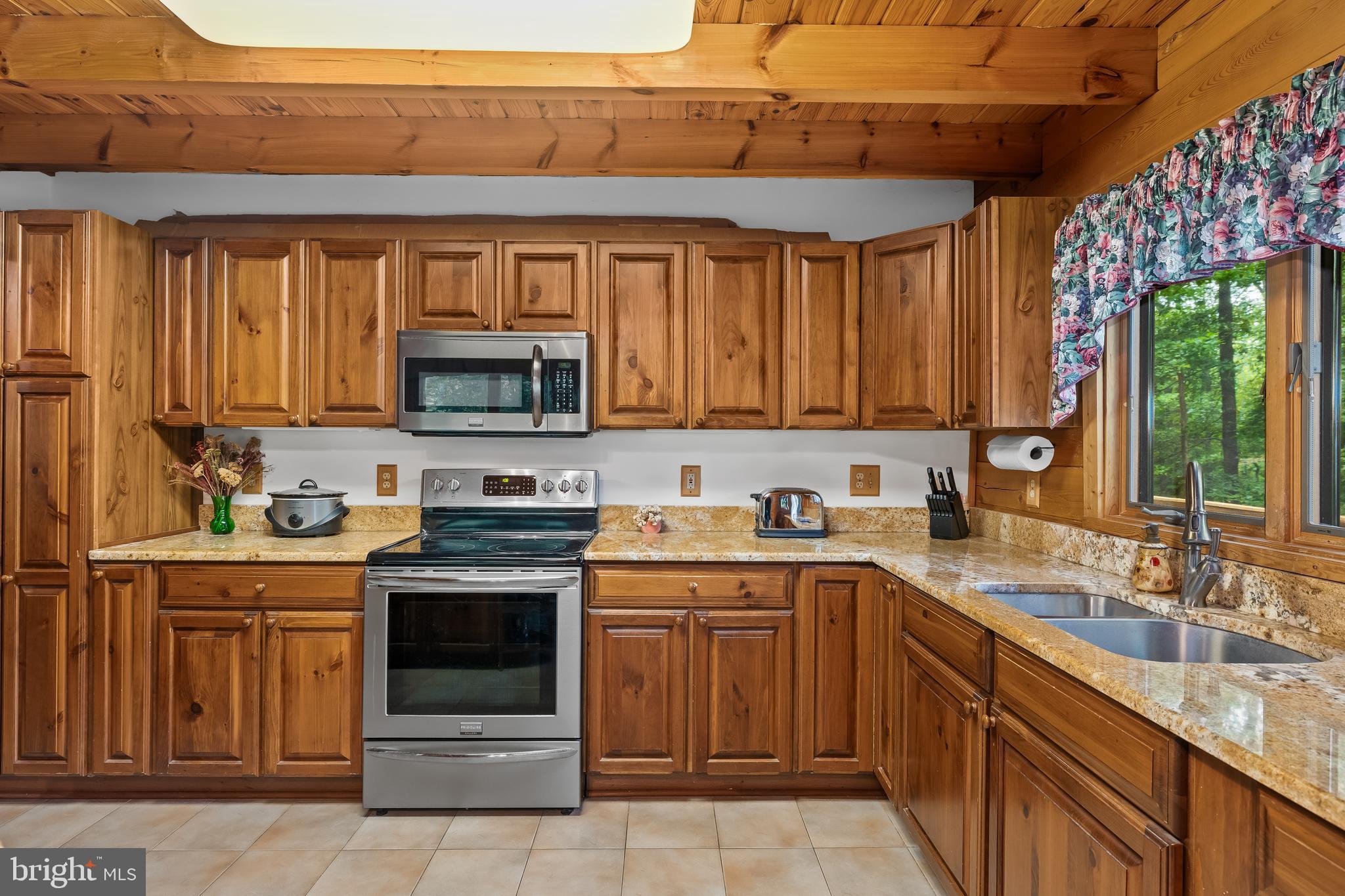 ROLLING WOODS - Residential