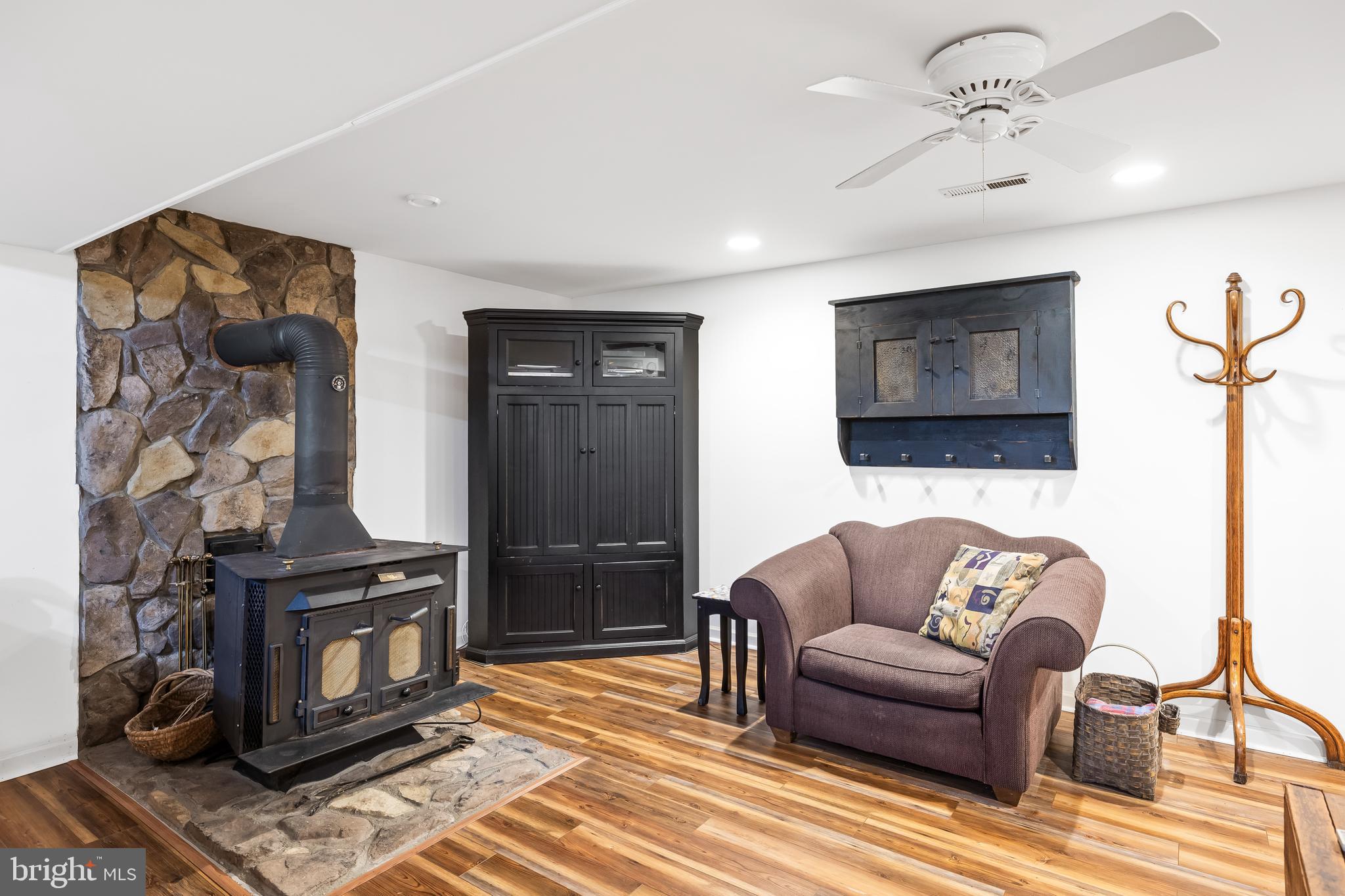 ROLLING WOODS - Residential