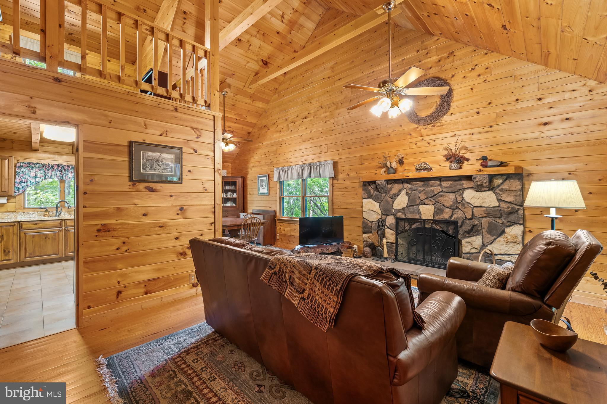 ROLLING WOODS - Residential