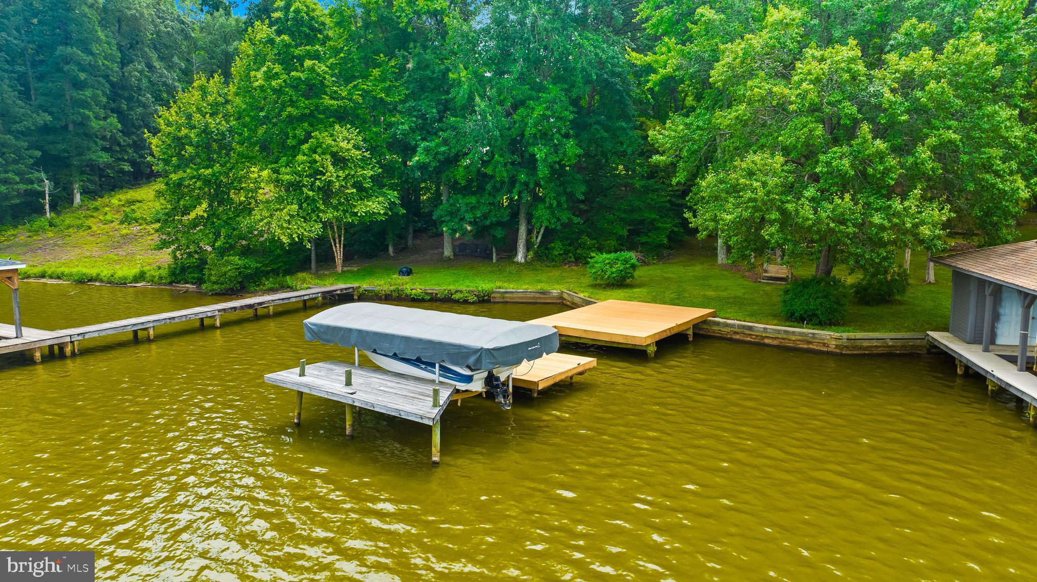 ROLLING WOODS - Residential