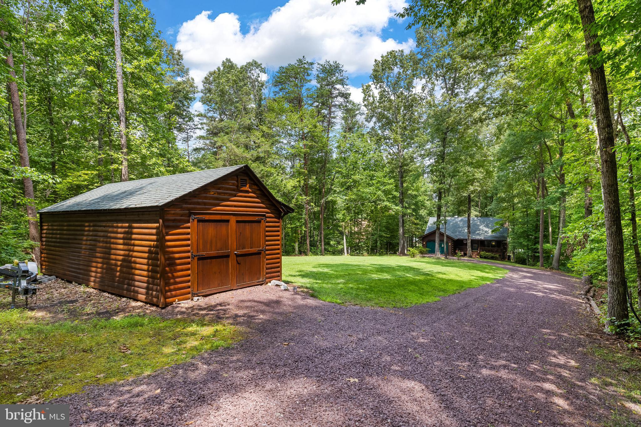 ROLLING WOODS - Residential