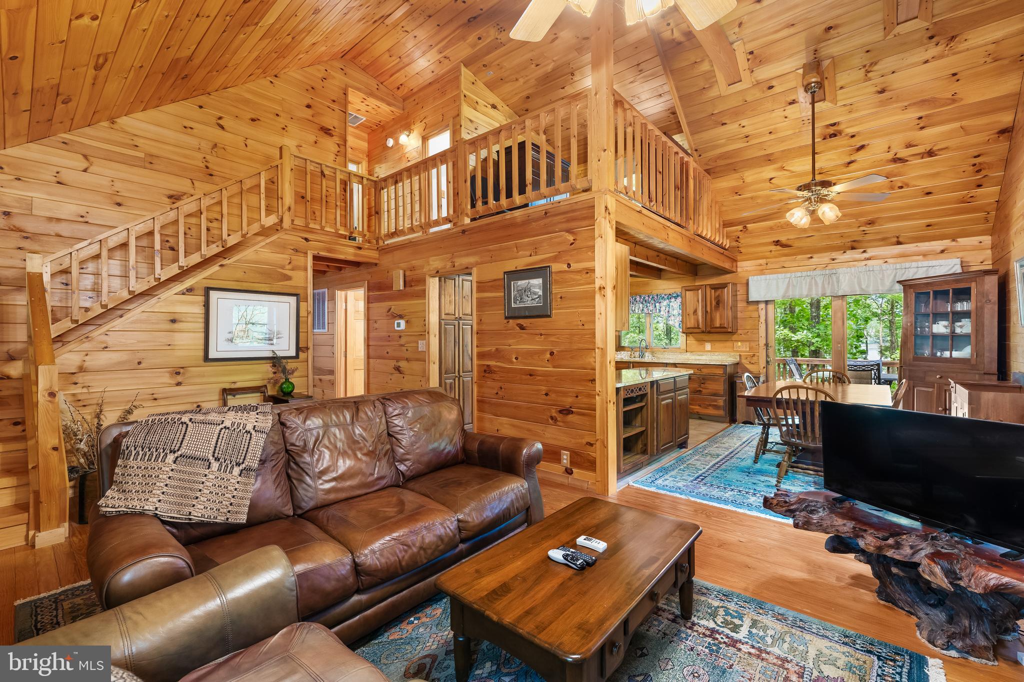 ROLLING WOODS - Residential