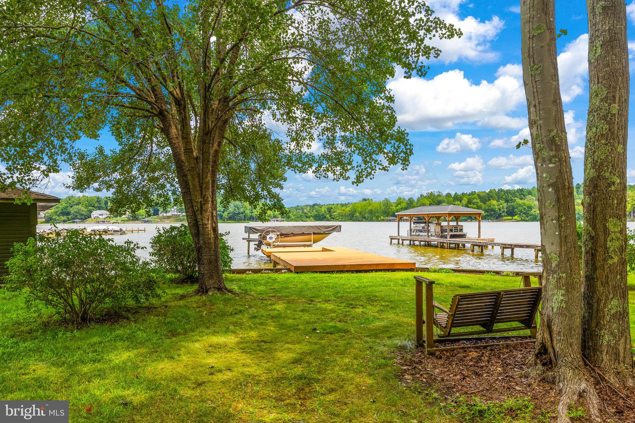 ROLLING WOODS - Residential