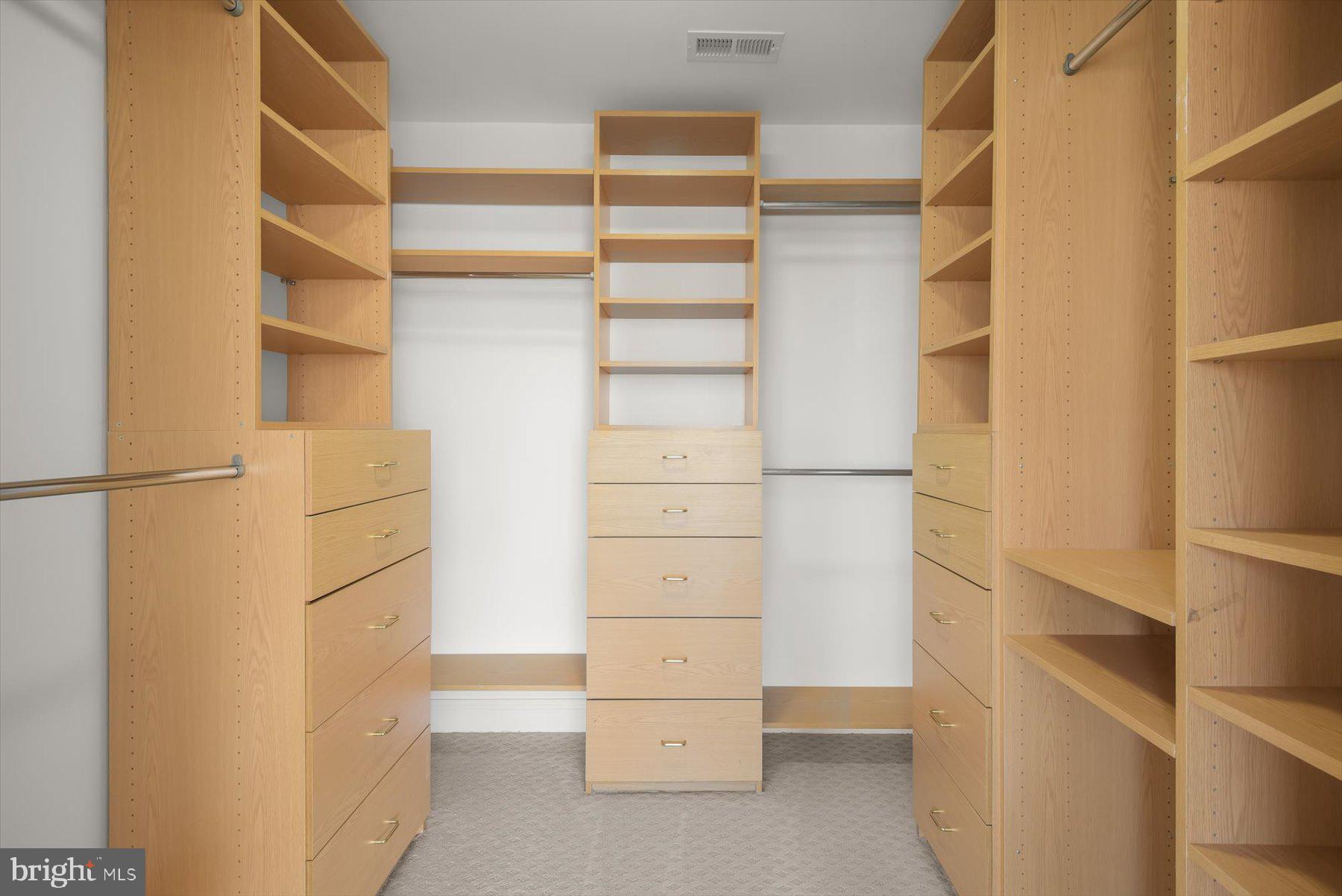 BERKSHIRE OAKWOOD - Residential