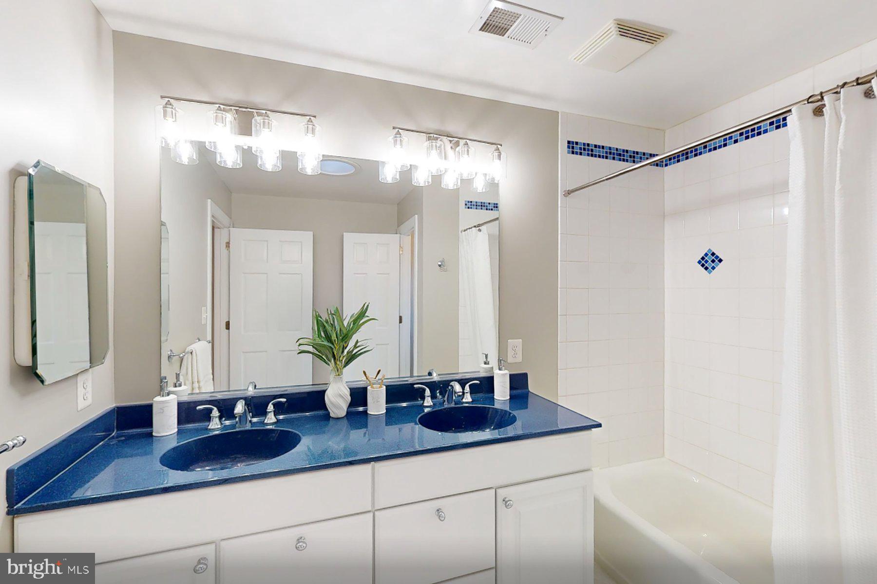 BERKSHIRE OAKWOOD - Residential