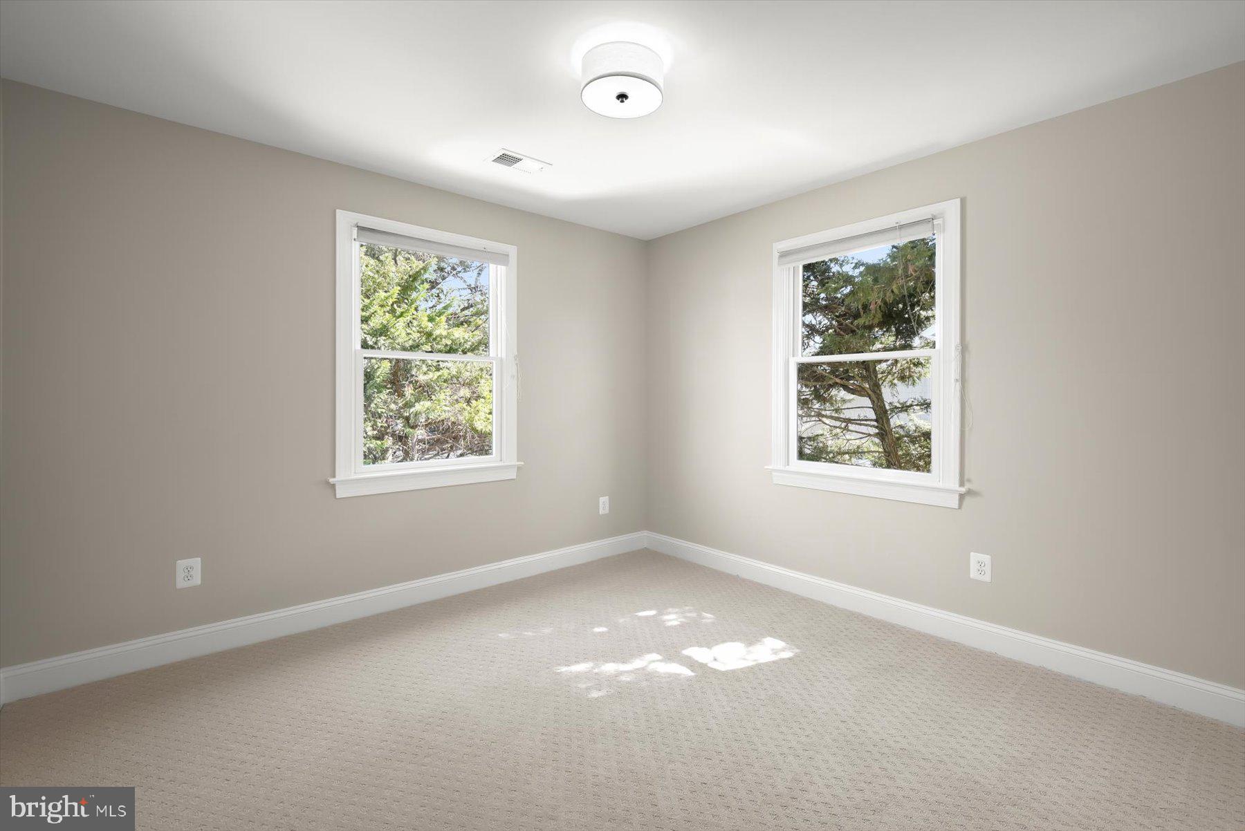 BERKSHIRE OAKWOOD - Residential