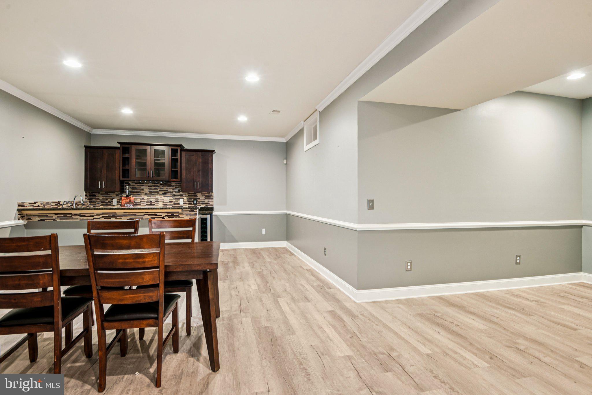 CEDAR CREST - Residential