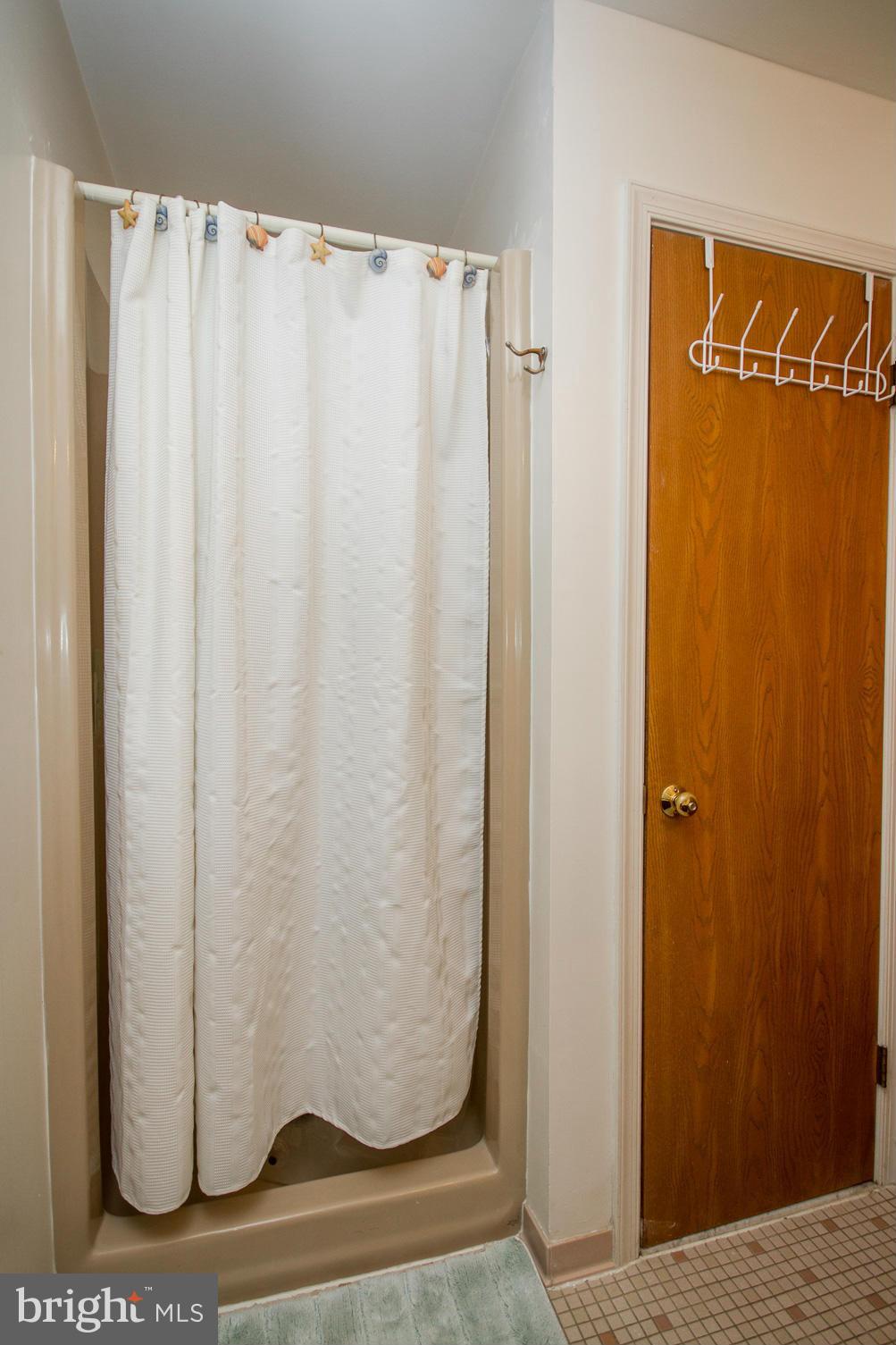 VERNON CORNER - Residential Lease