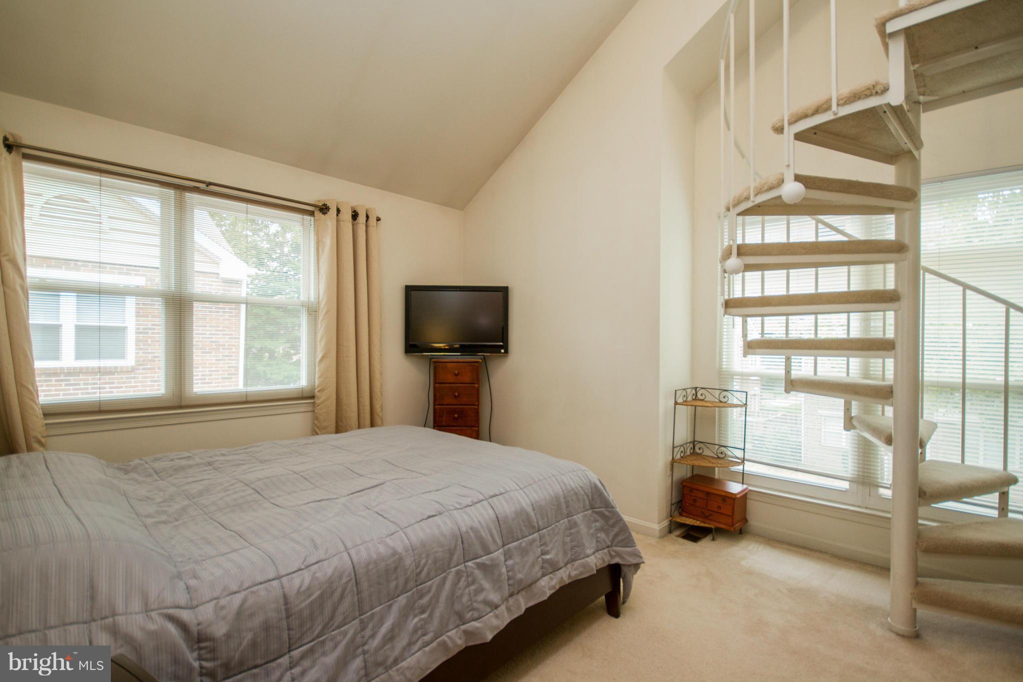 VERNON CORNER - Residential Lease