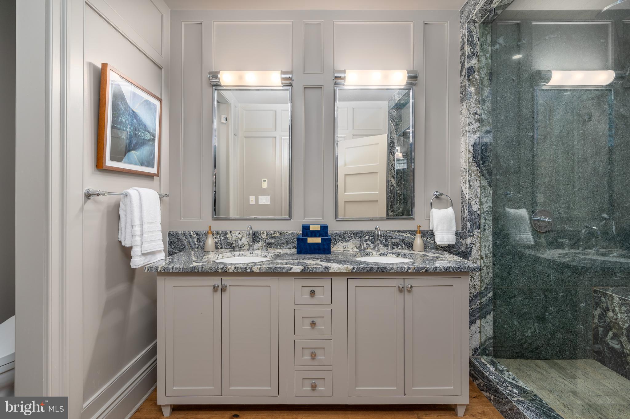WOODLEY PARK - Residential
