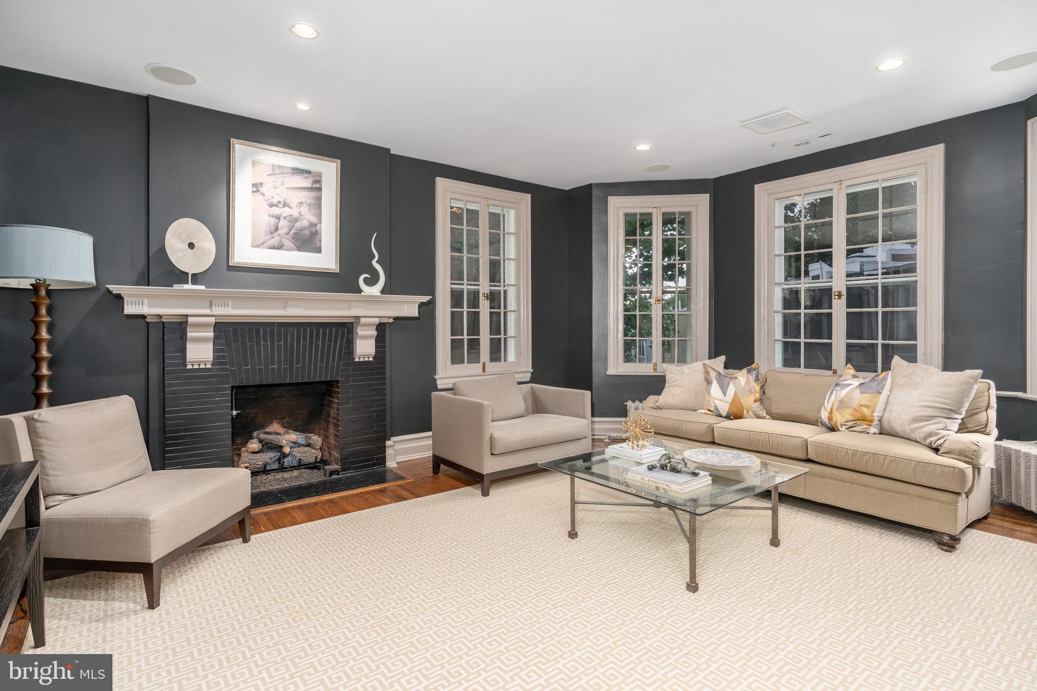WOODLEY PARK - Residential