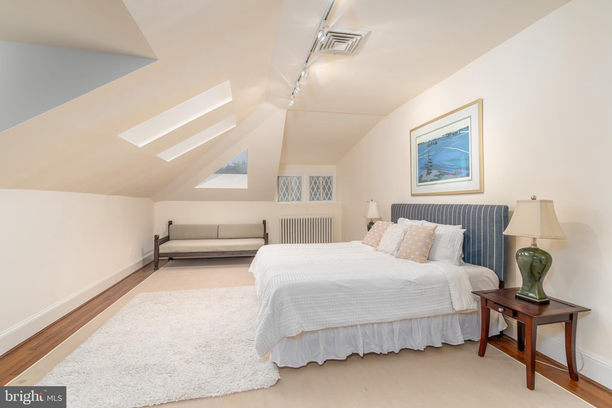 WOODLEY PARK - Residential