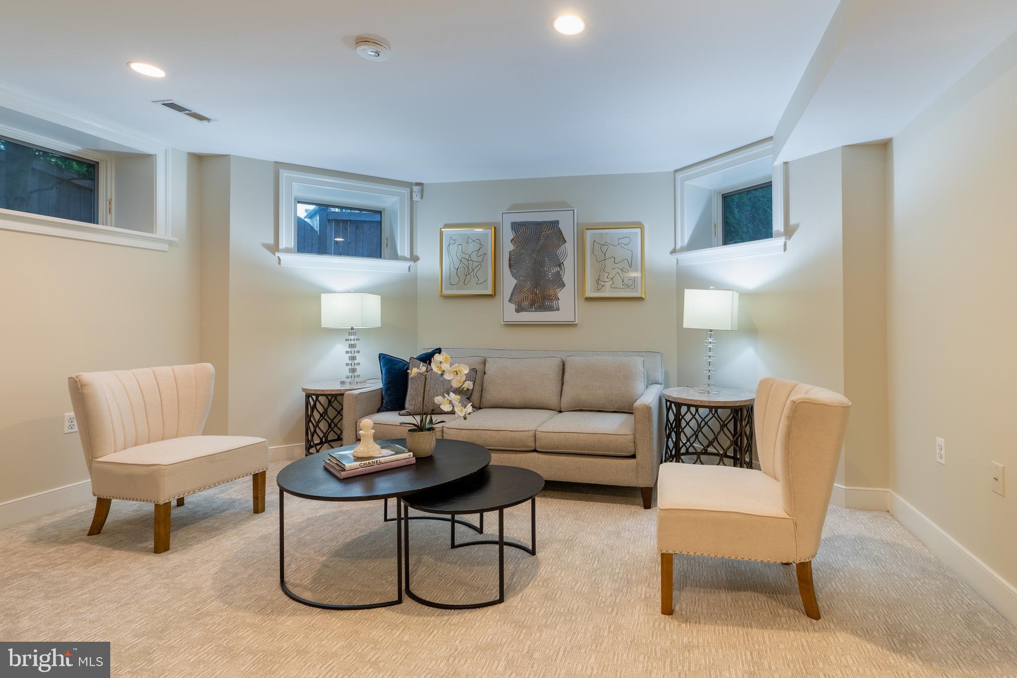 WOODLEY PARK - Residential