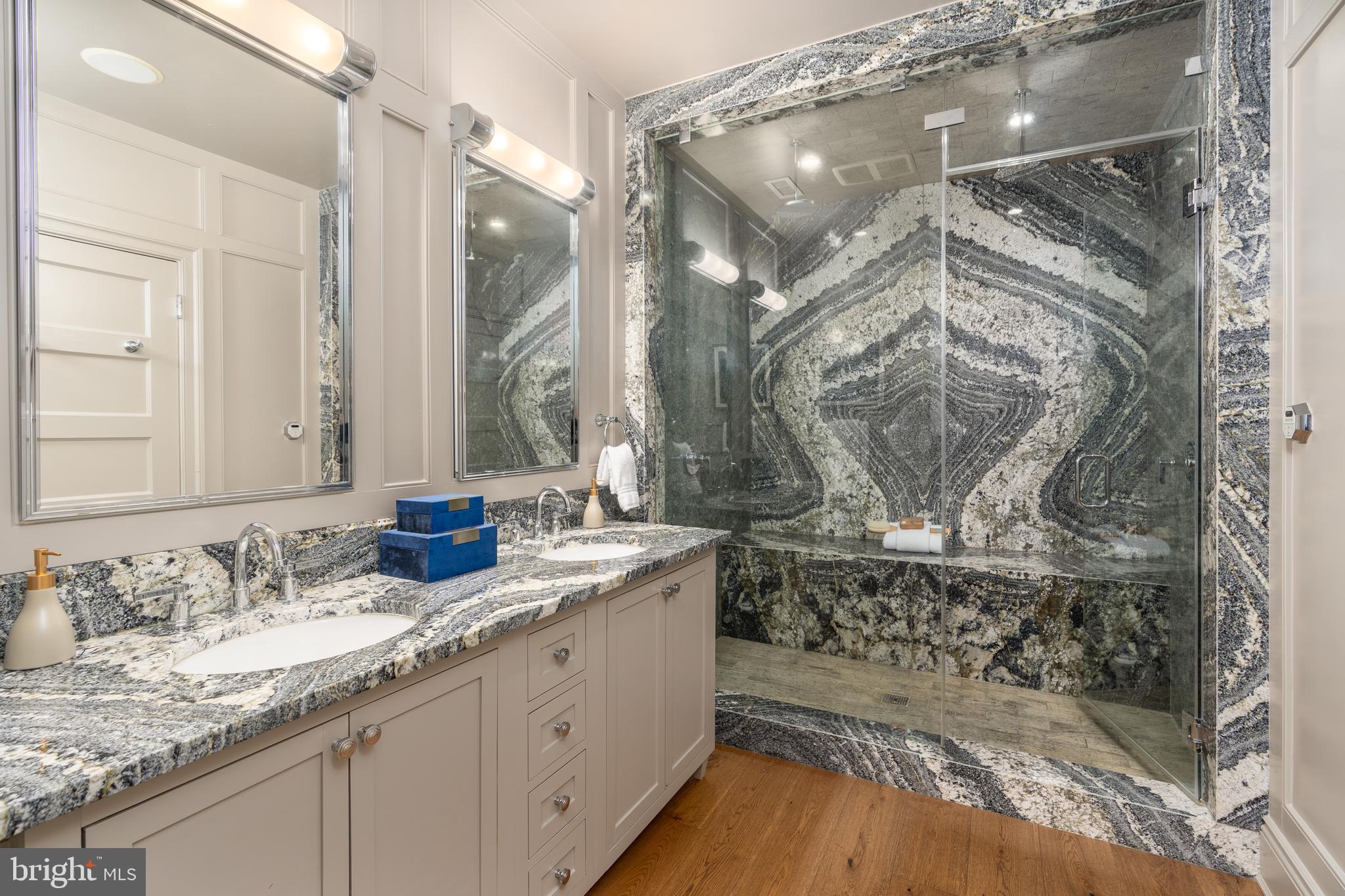 WOODLEY PARK - Residential