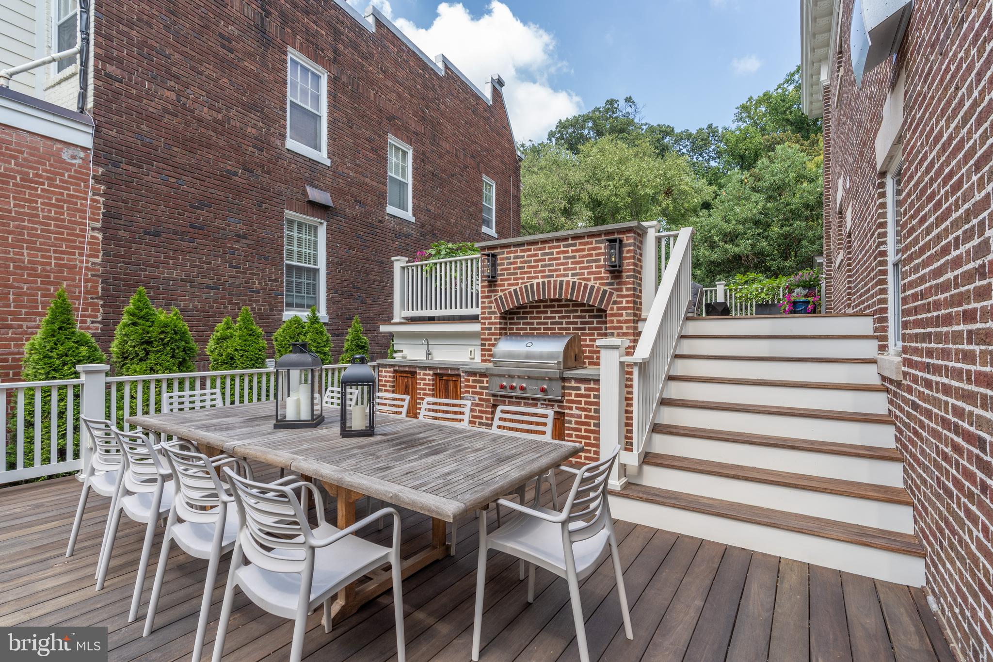WOODLEY PARK - Residential