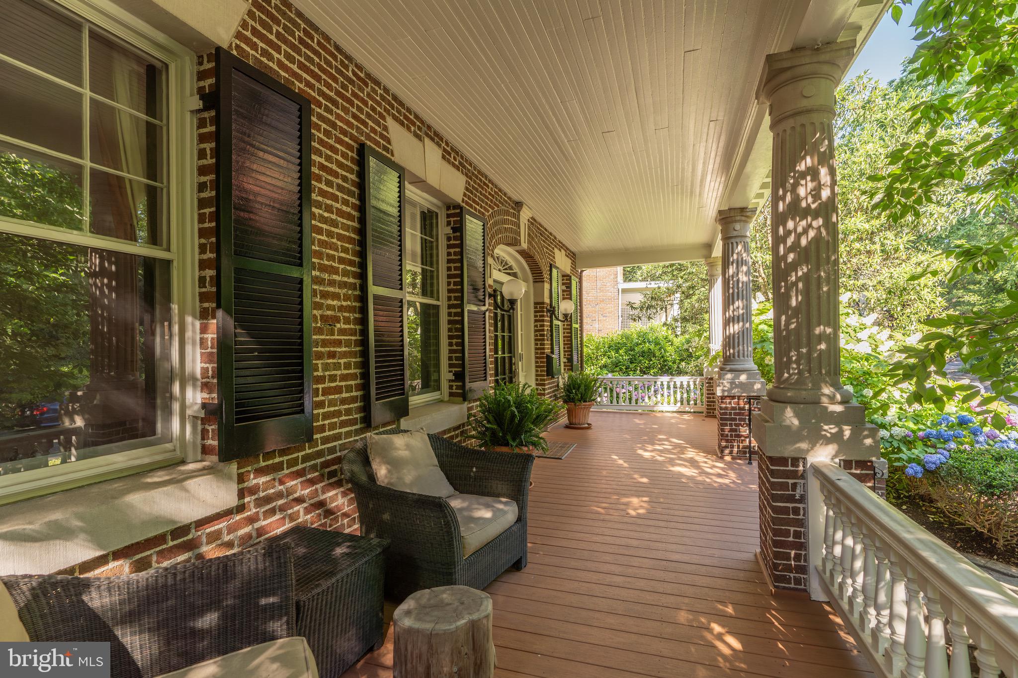 WOODLEY PARK - Residential