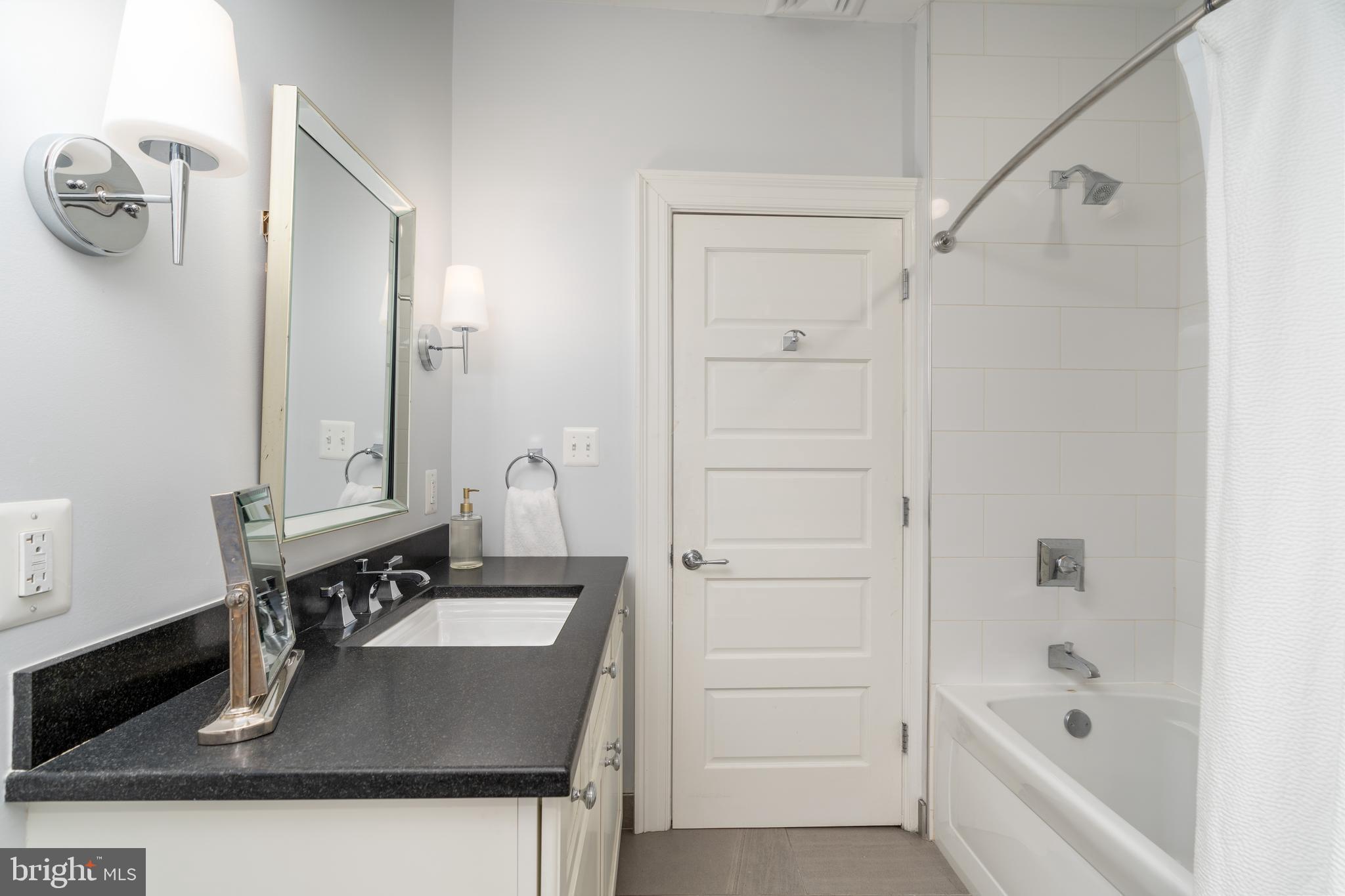 WOODLEY PARK - Residential