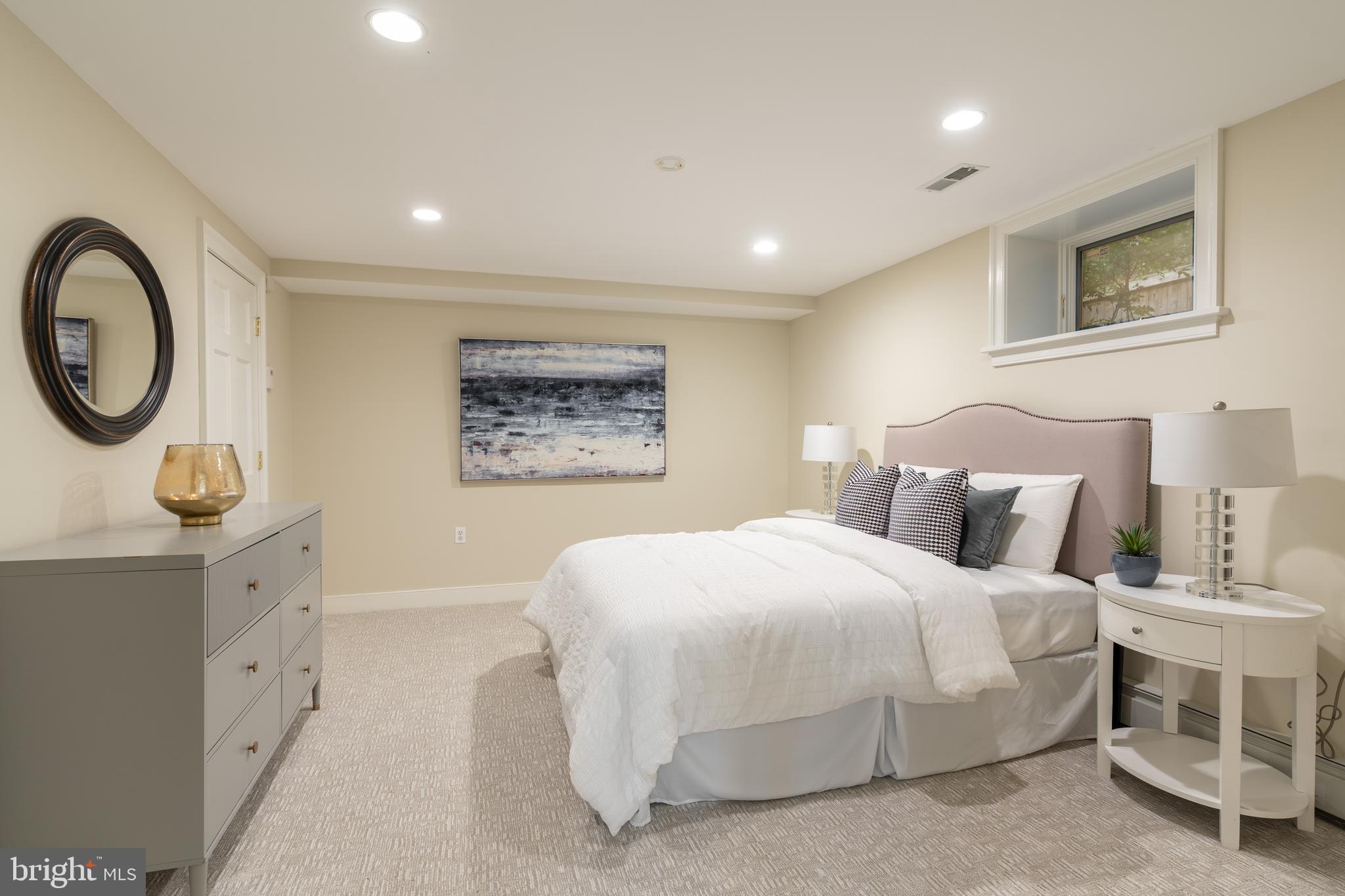 WOODLEY PARK - Residential