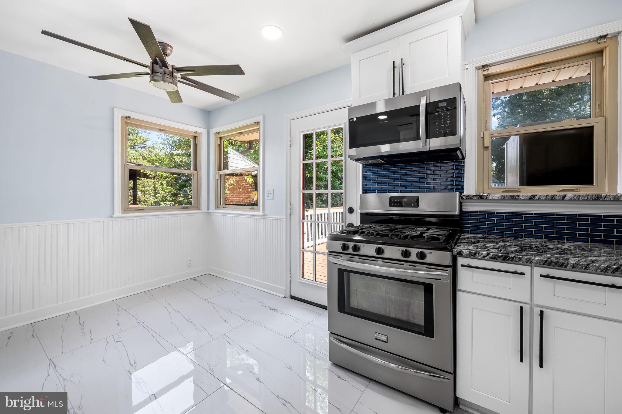 NEW CARROLLTON - Residential