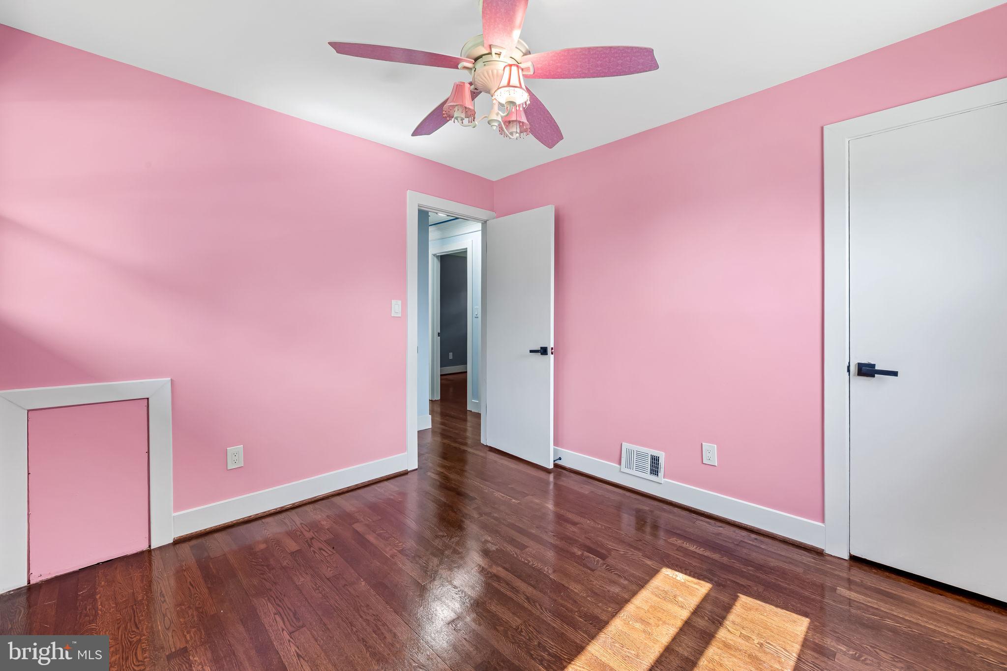 NEW CARROLLTON - Residential