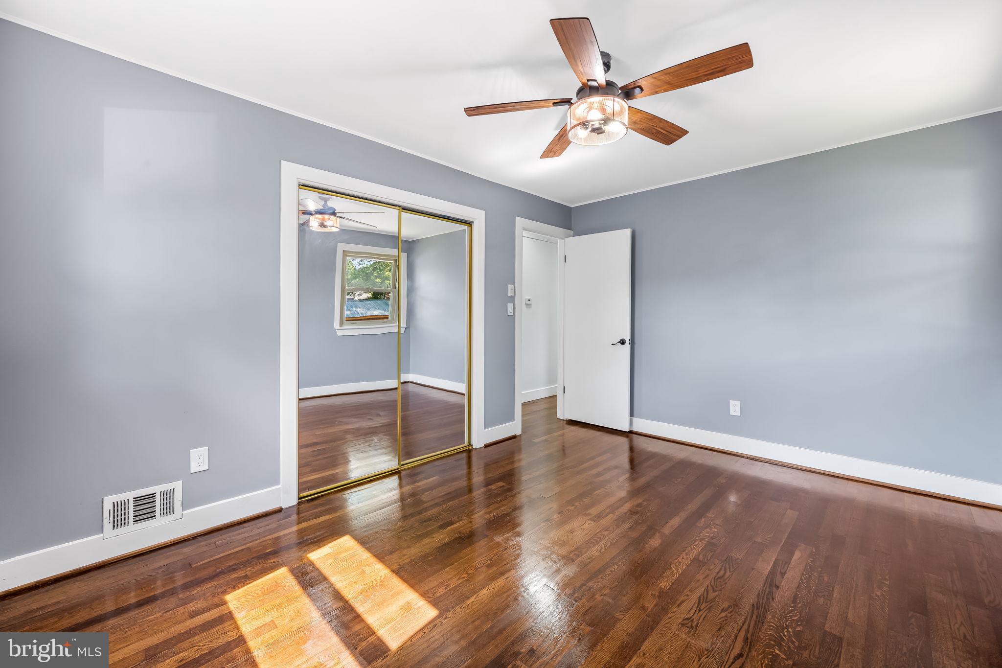 NEW CARROLLTON - Residential