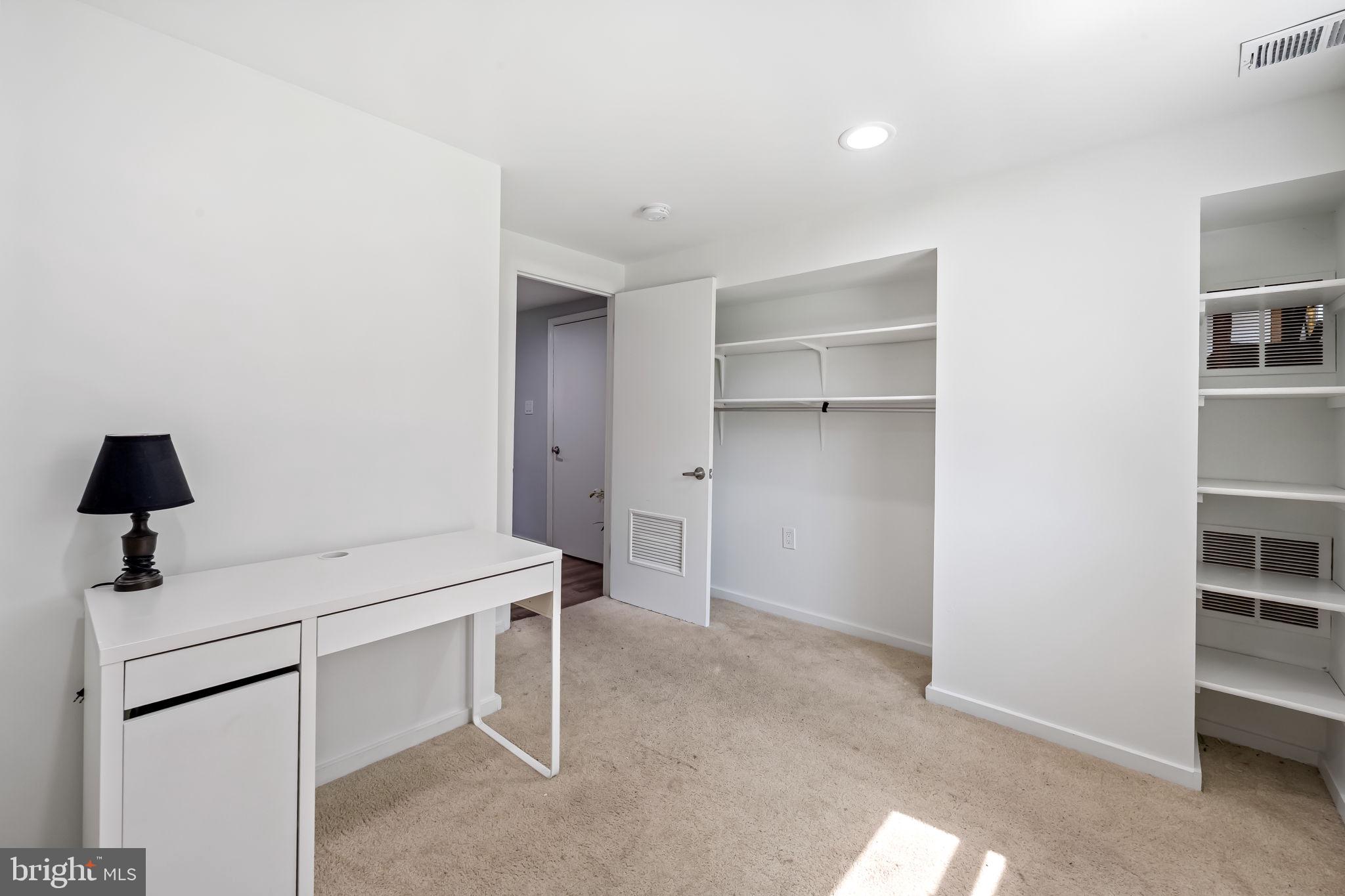 NEW CARROLLTON - Residential