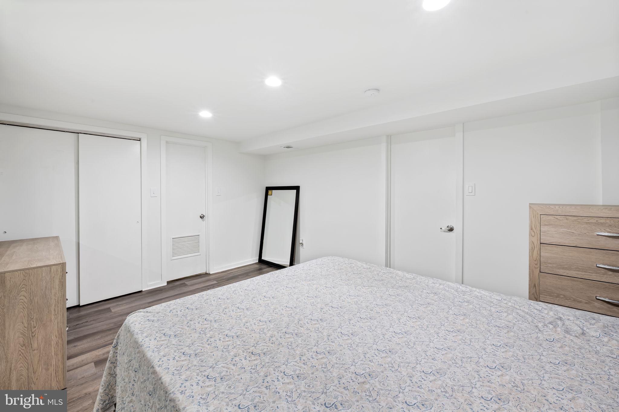 NEW CARROLLTON - Residential