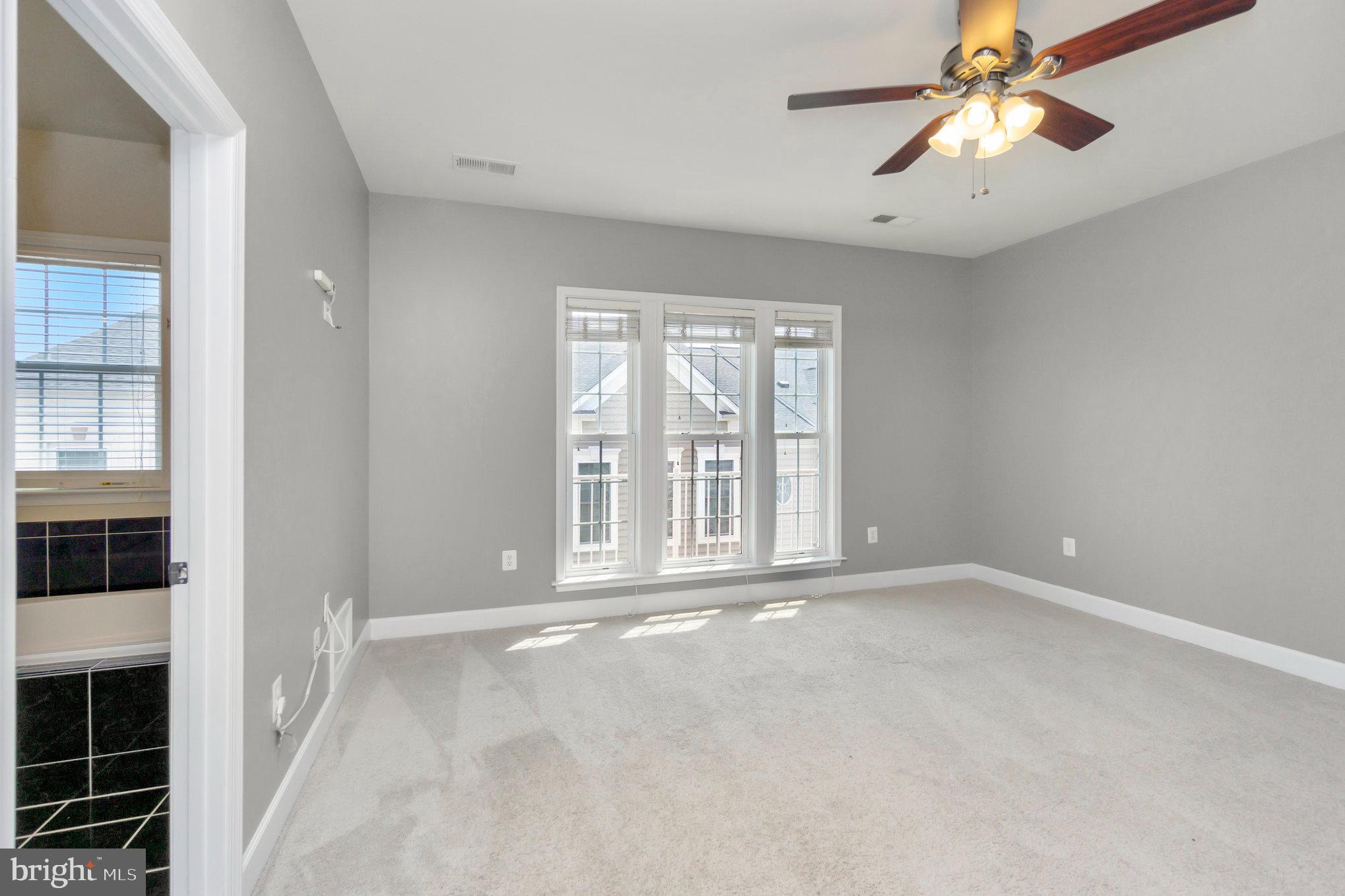 POTOMAC CLUB CONDOMINIUMS - Residential Lease