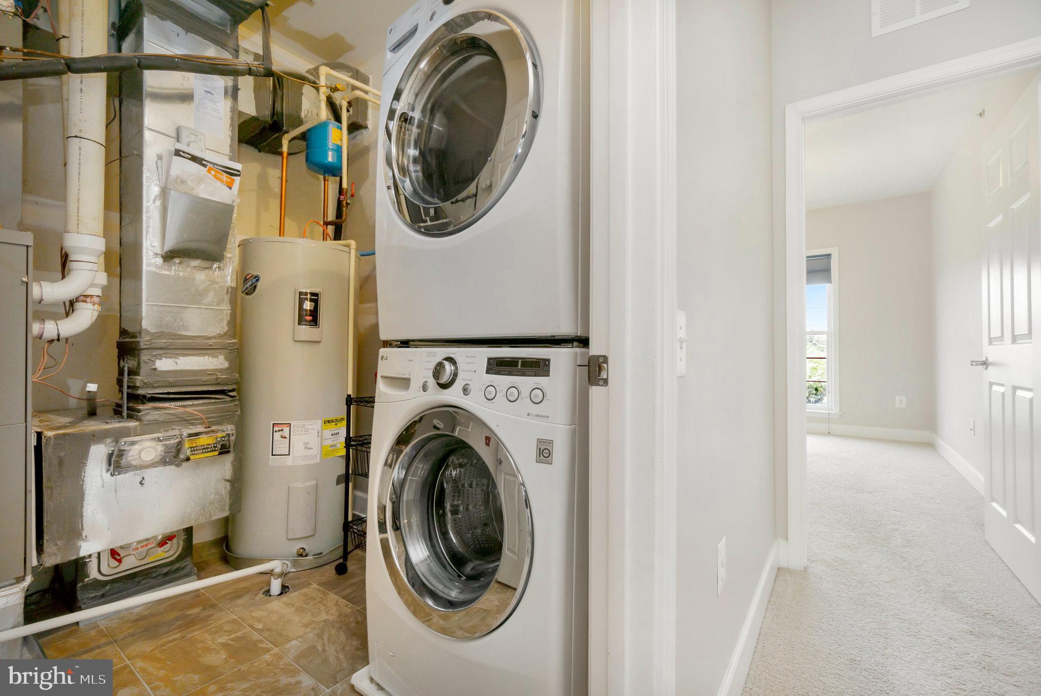 POTOMAC CLUB CONDOMINIUMS - Residential Lease