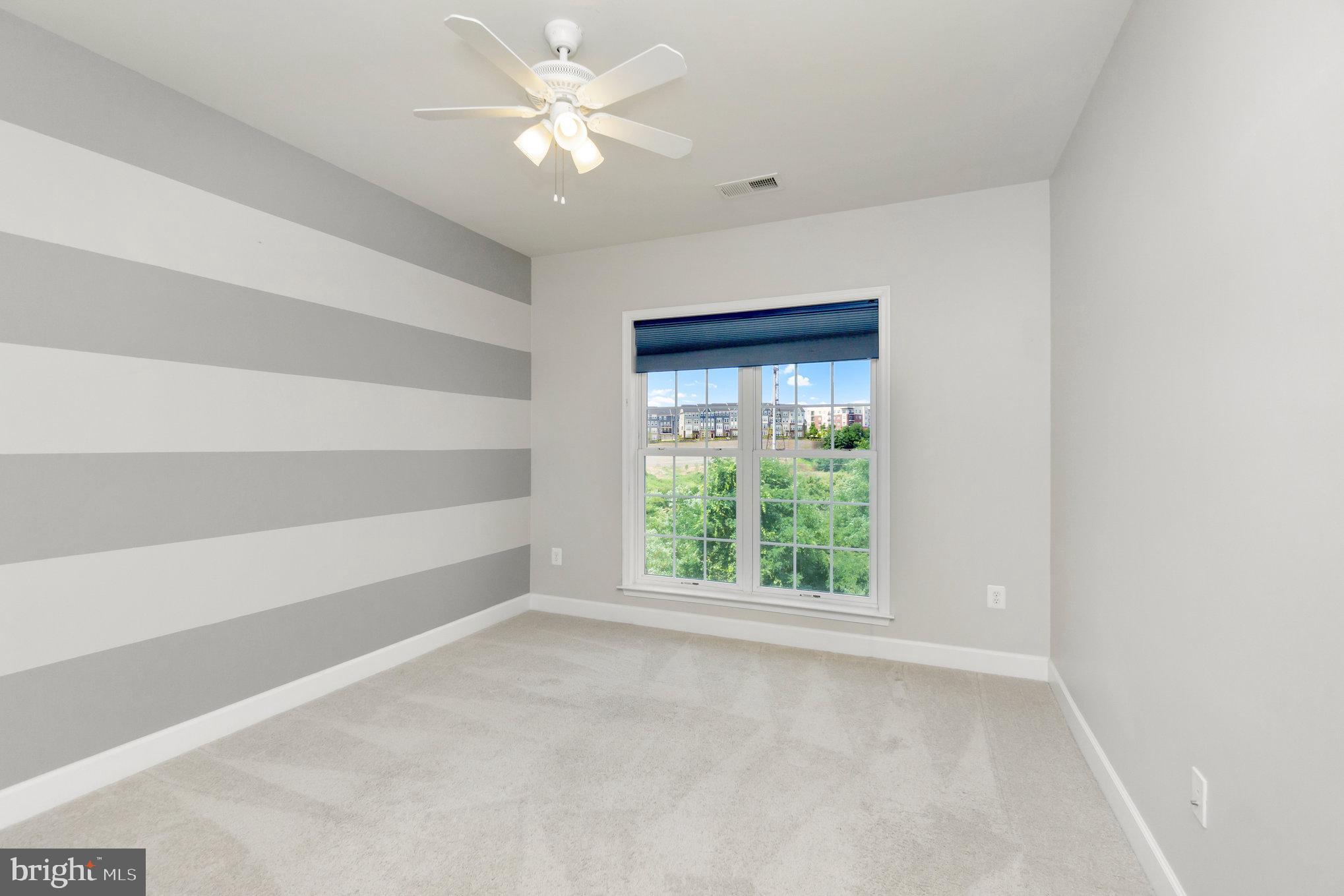 POTOMAC CLUB CONDOMINIUMS - Residential Lease