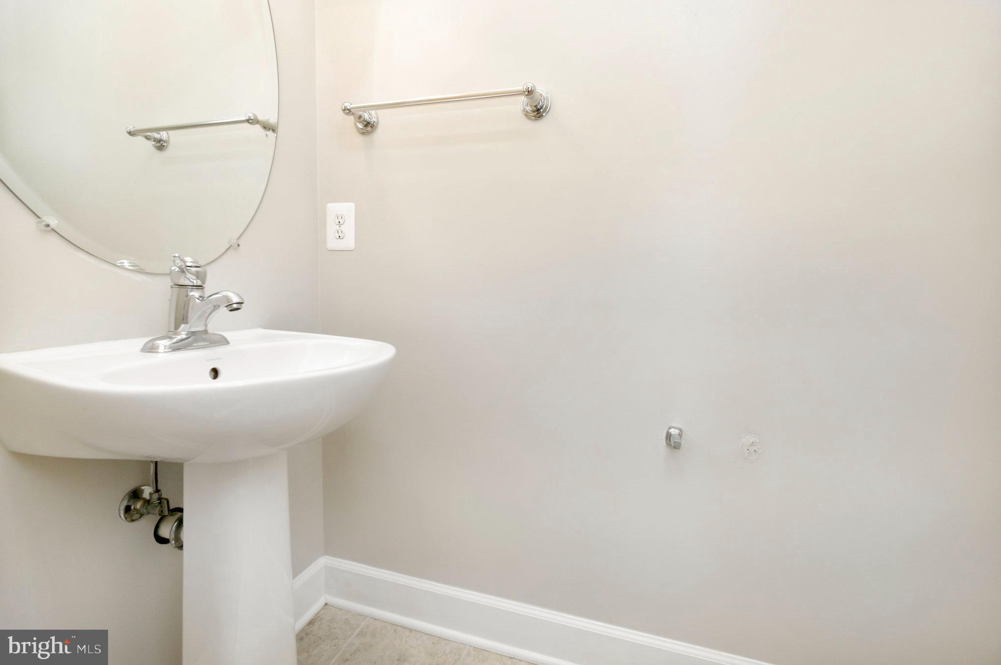 POTOMAC CLUB CONDOMINIUMS - Residential Lease