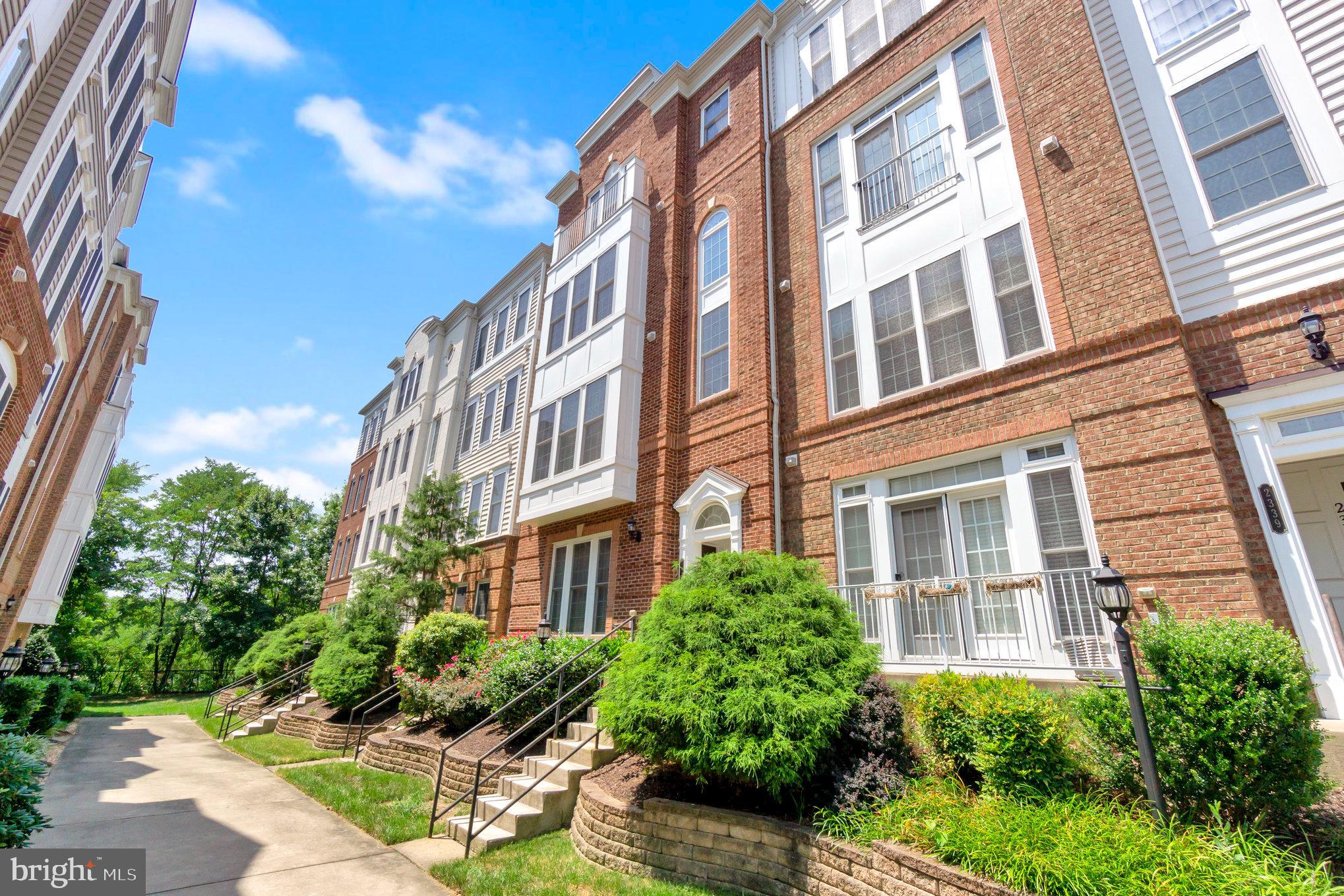 POTOMAC CLUB CONDOMINIUMS - Residential Lease